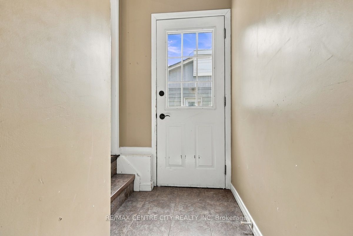 4564 East Road E Property Photo 39