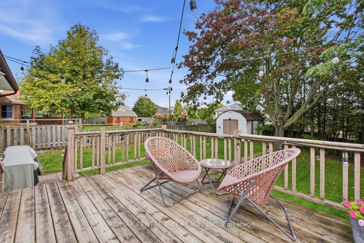 4564 East Road E Property Photo 41