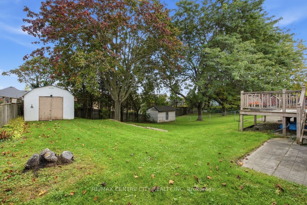4564 East Road E Property Photo 45