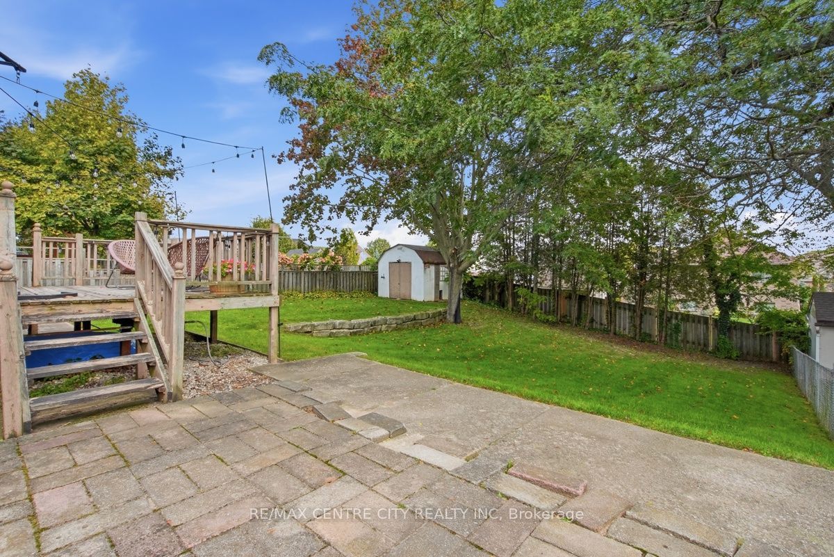 4564 East Road E Property Photo 46
