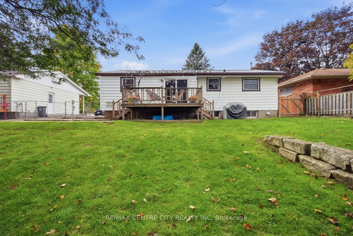 4564 East Road E Property Photo 49