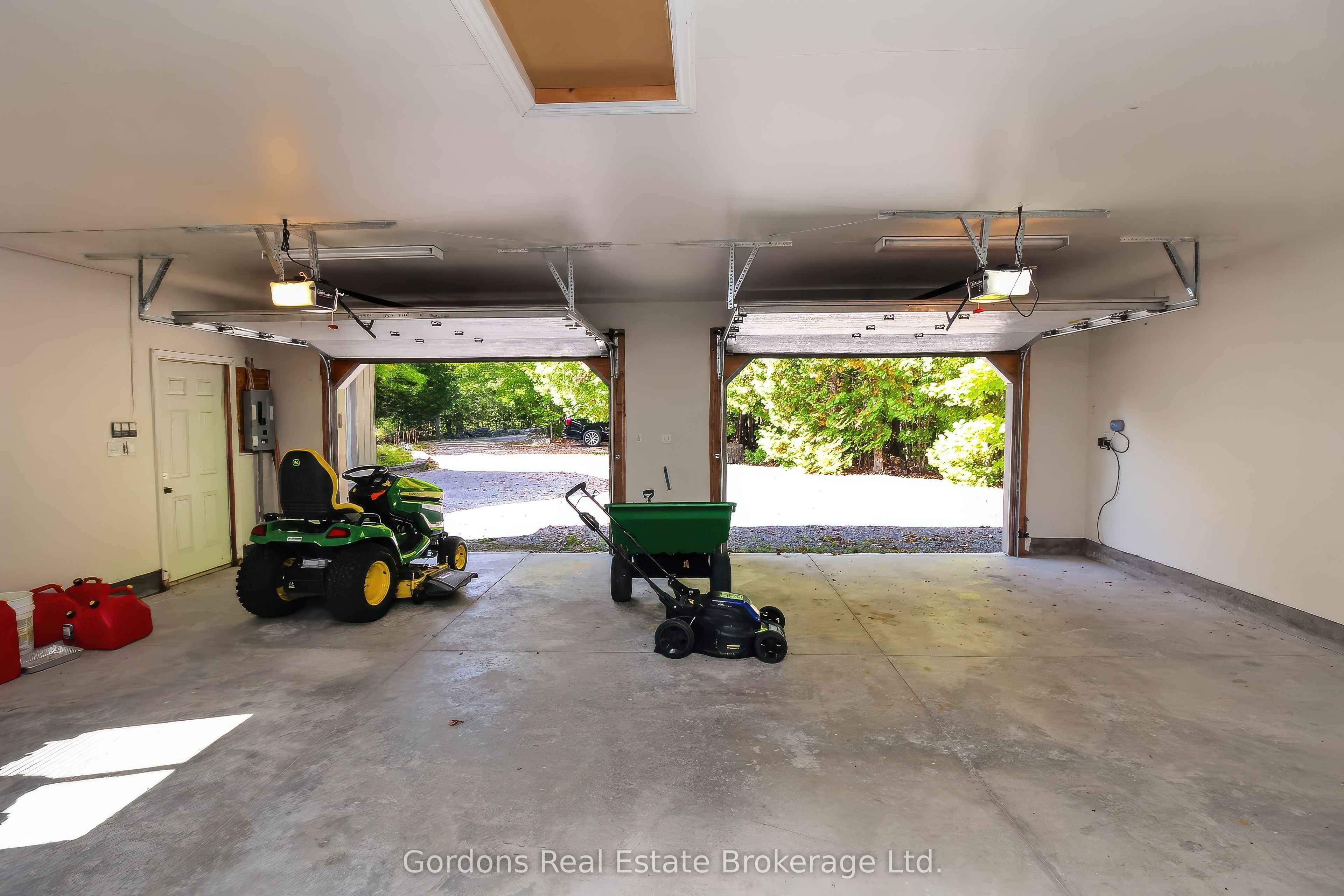1542 Moneymore Road Property Photo 11