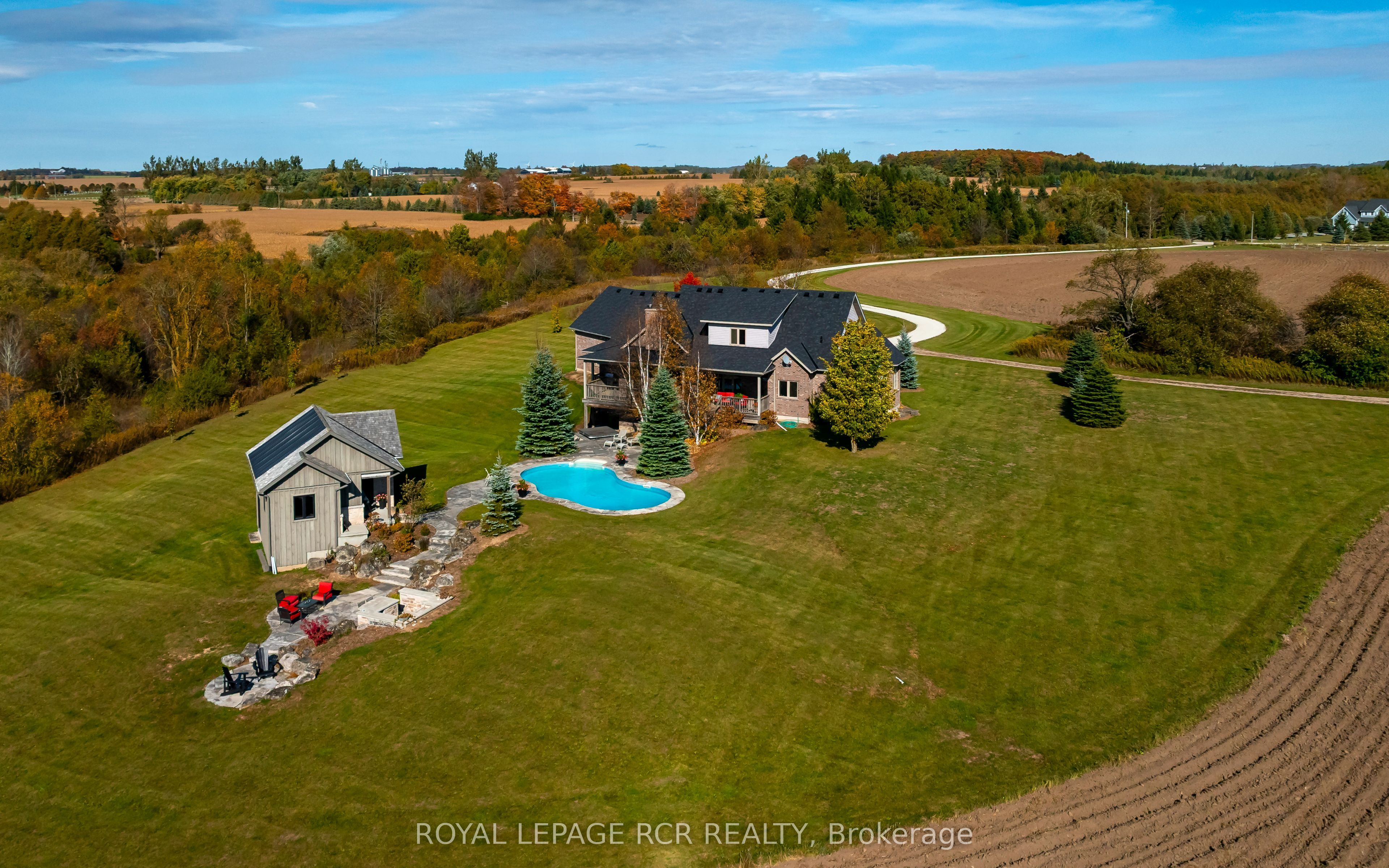 293138 8th Line Property Photo 2