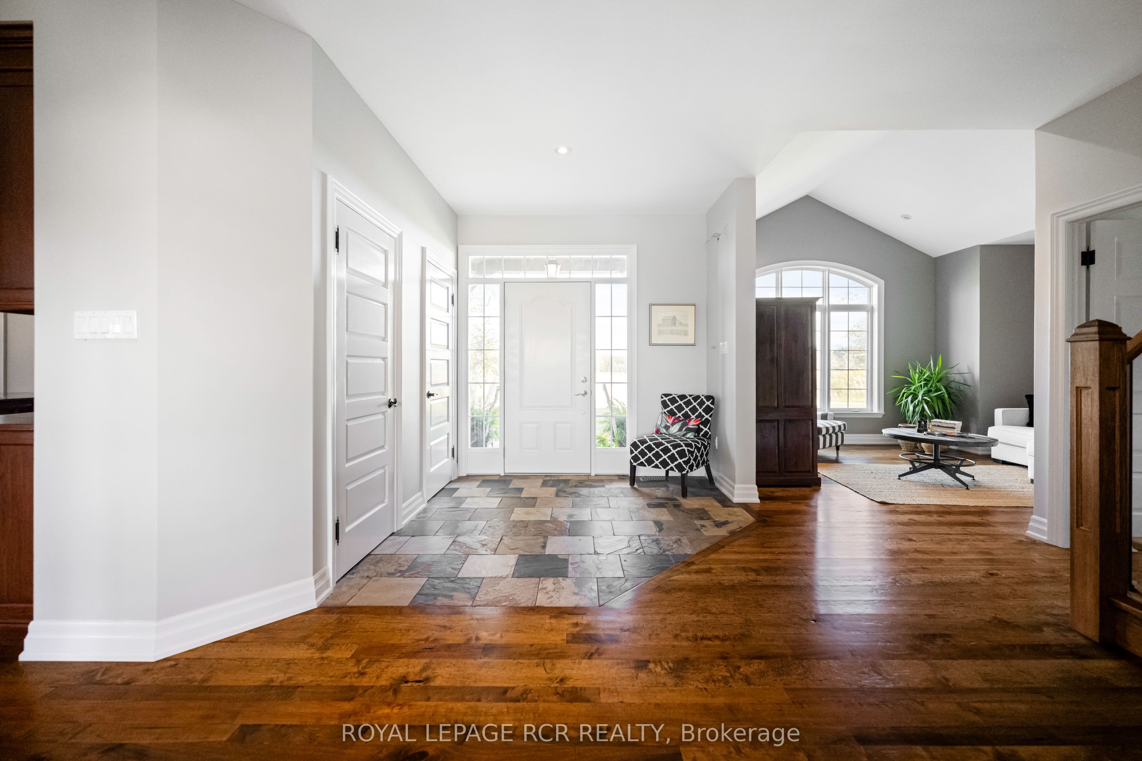 293138 8th Line Property Photo 4
