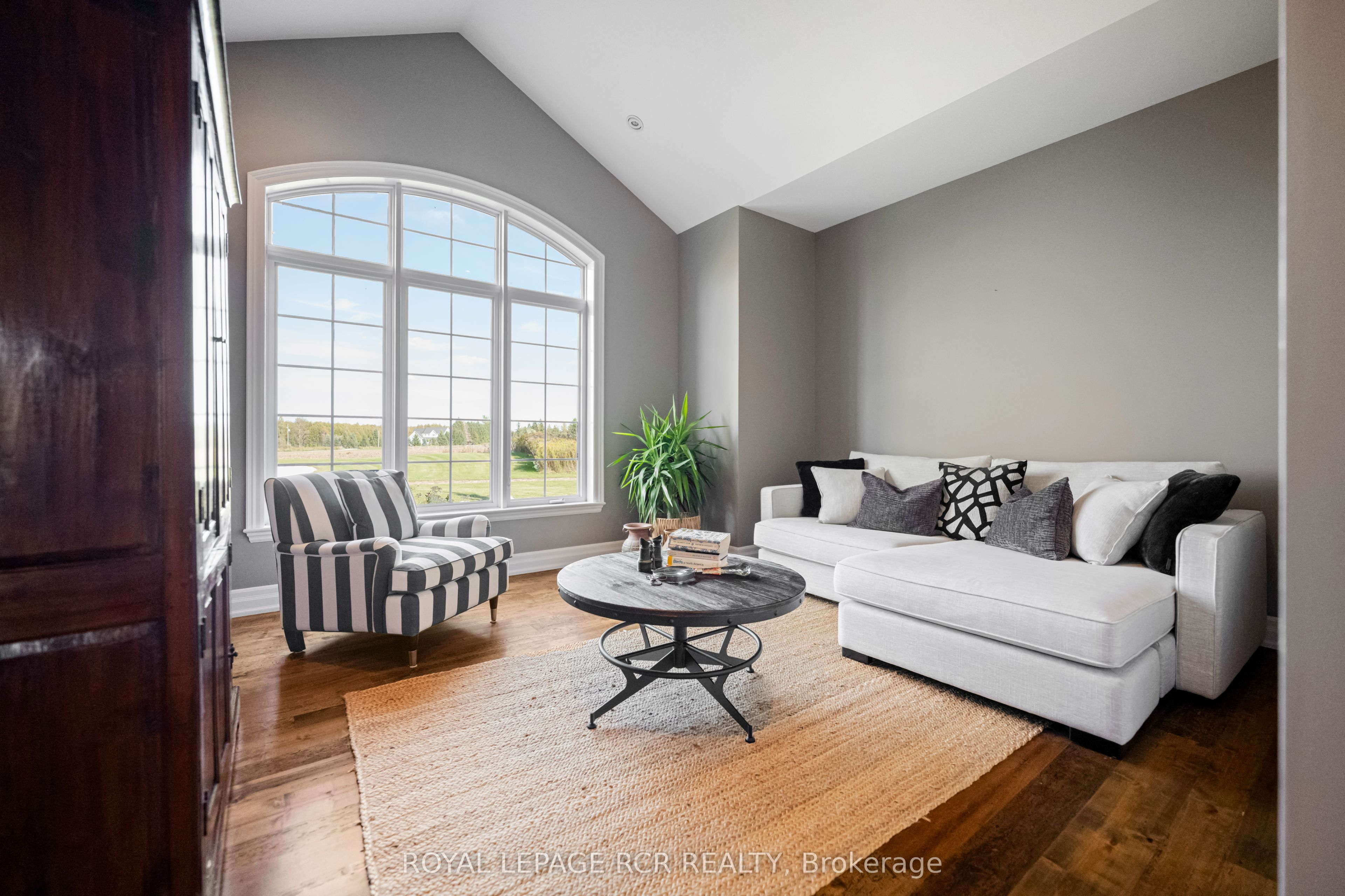 293138 8th Line Property Photo 6