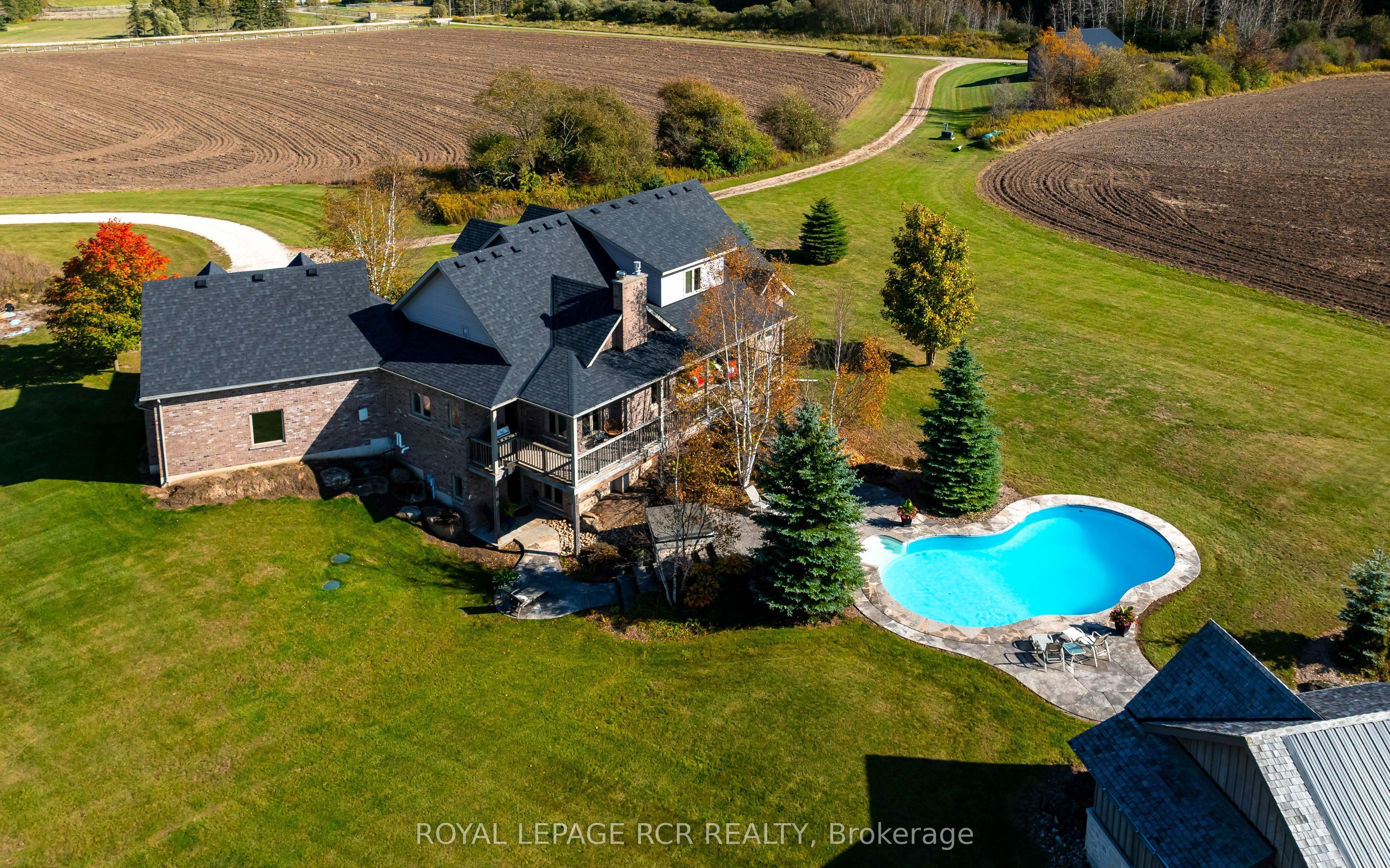 293138 8th Line Property Photo 31