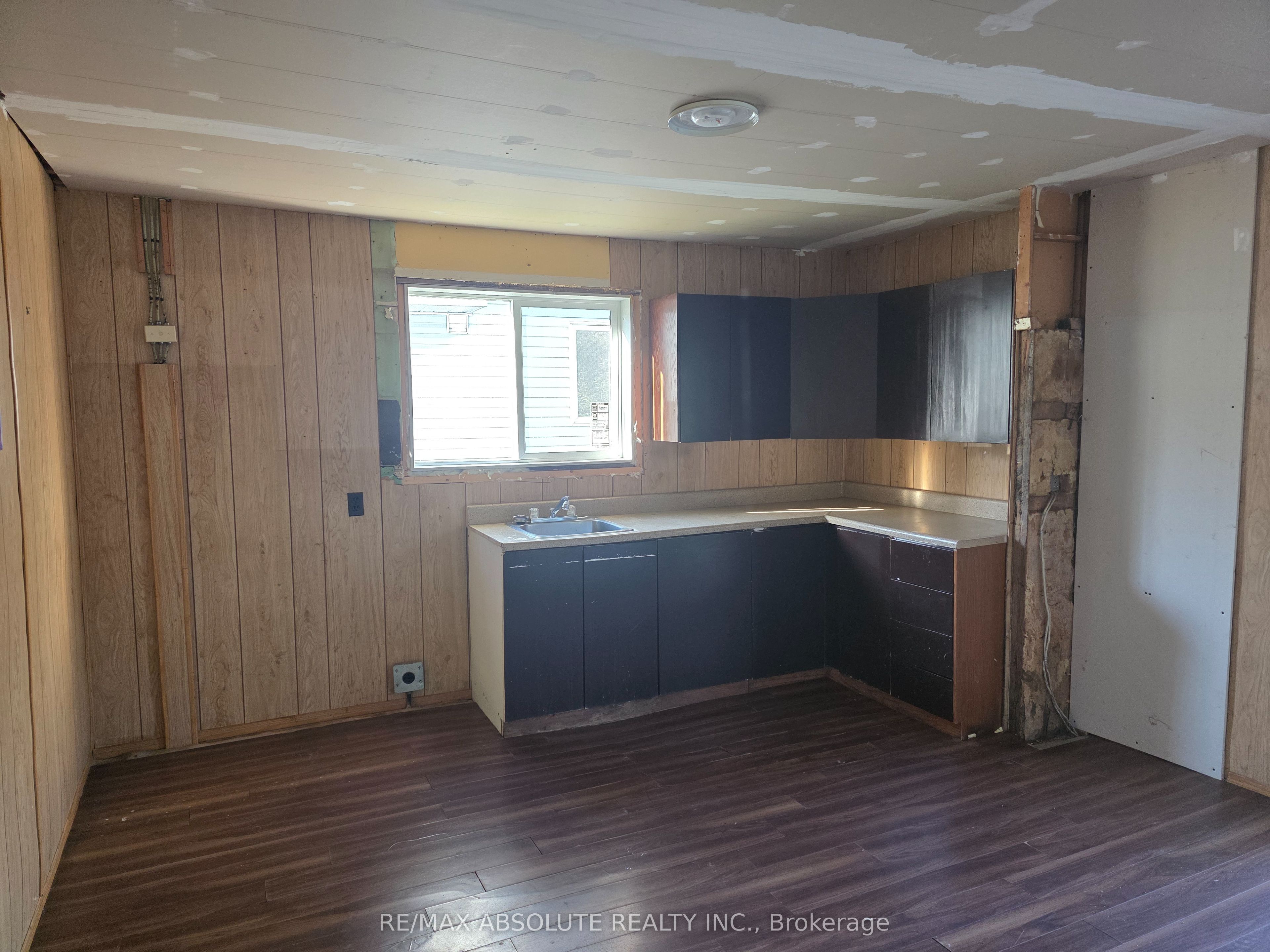 143 Park Avenue Property Photo 8