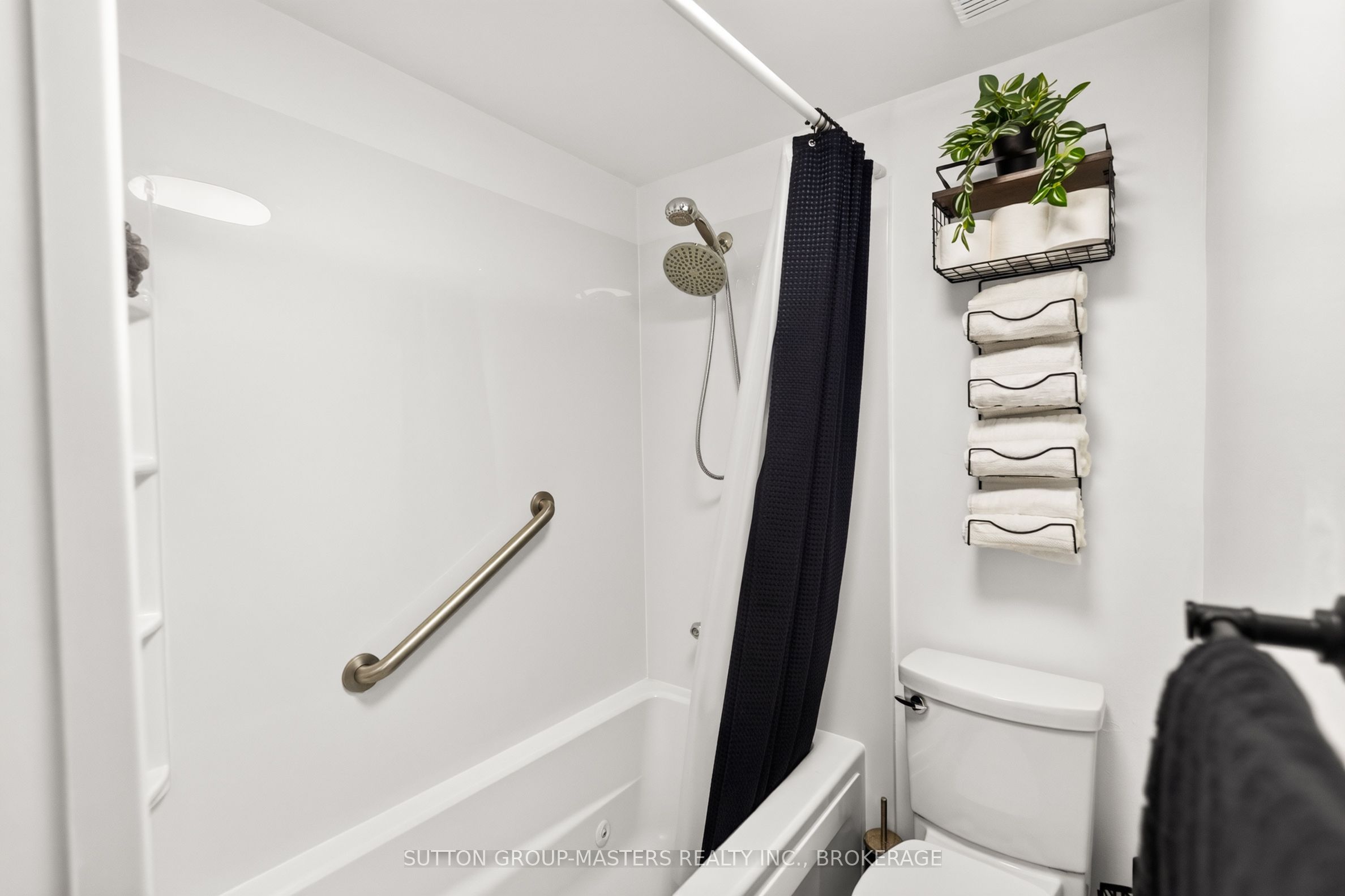 573 Armstrong Road 101 Property Photo 38