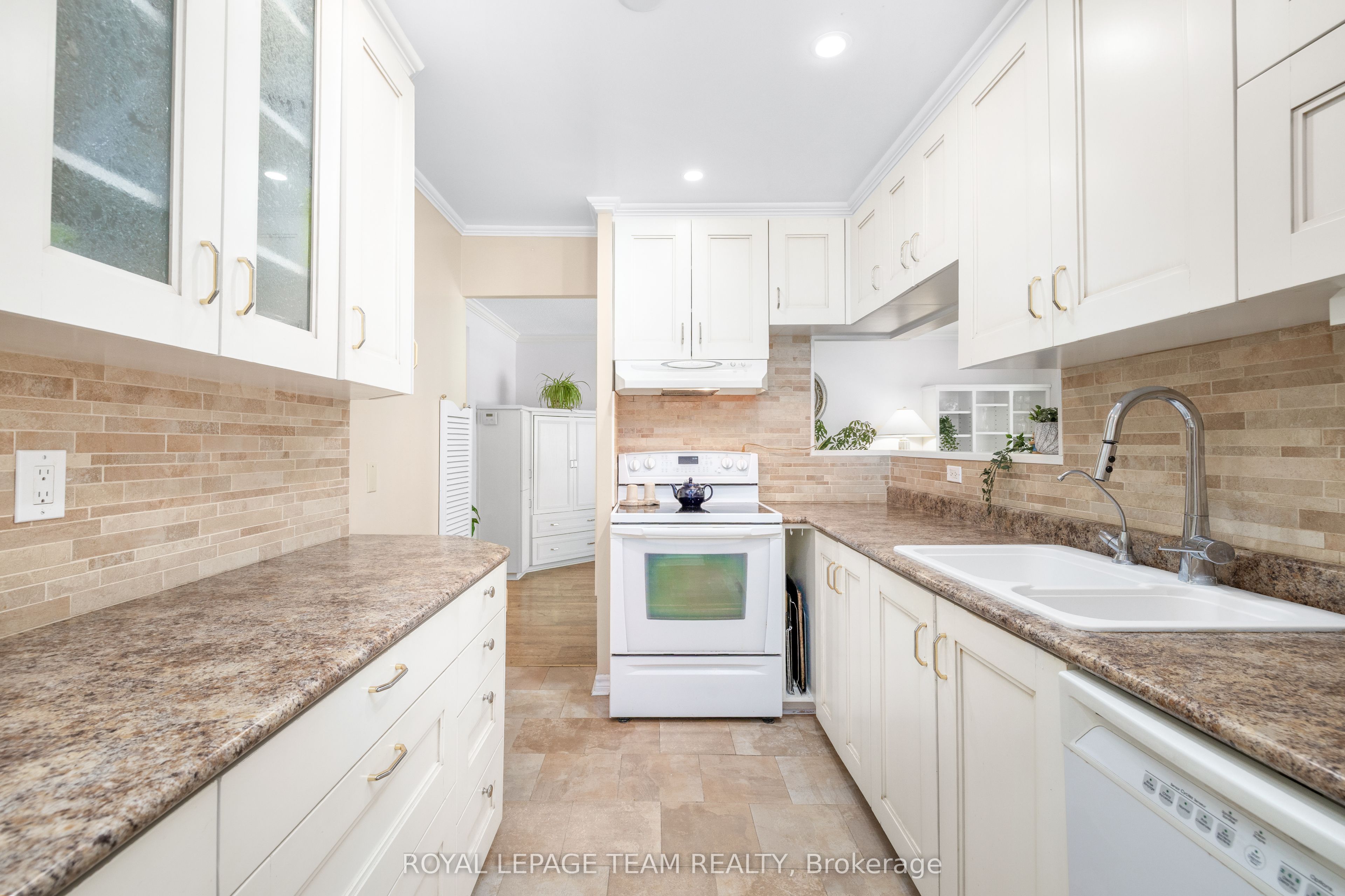 960 Teron Road S 102 Property Photo 11