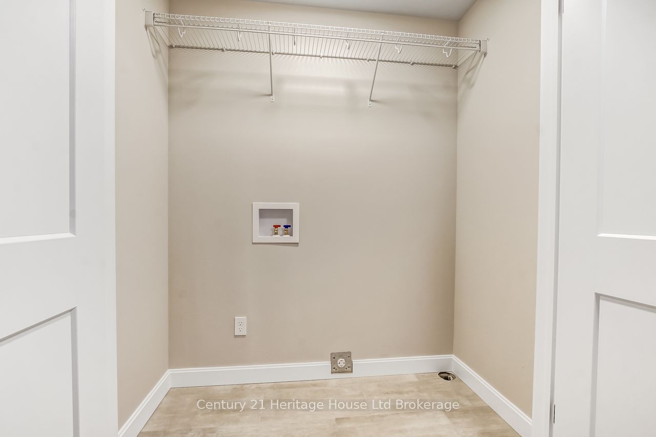 319 Anderson Street Property Photo 14