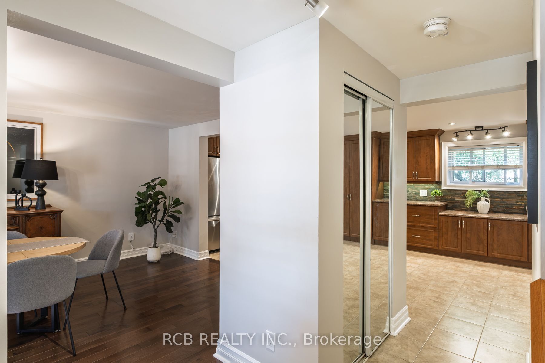 141 Viscount Road Property Photo 7