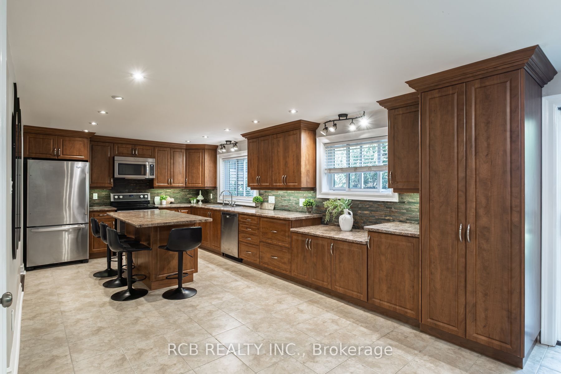 141 Viscount Road Property Photo 11