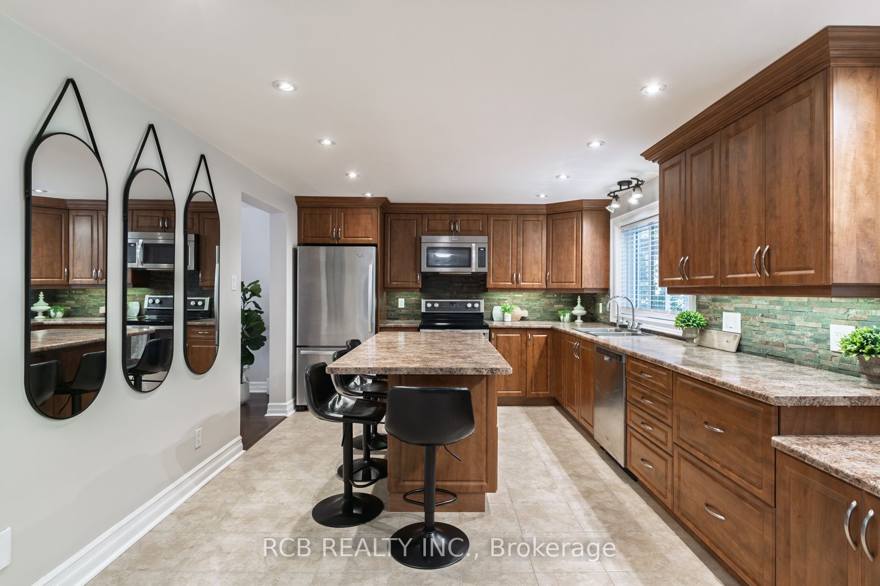 141 Viscount Road Property Photo 12