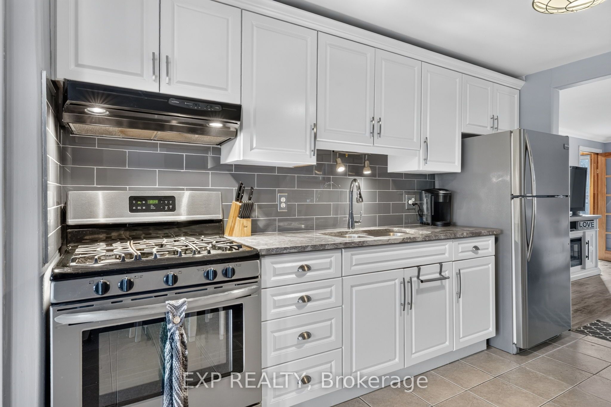 6063 Cadham Street Property Photo 13