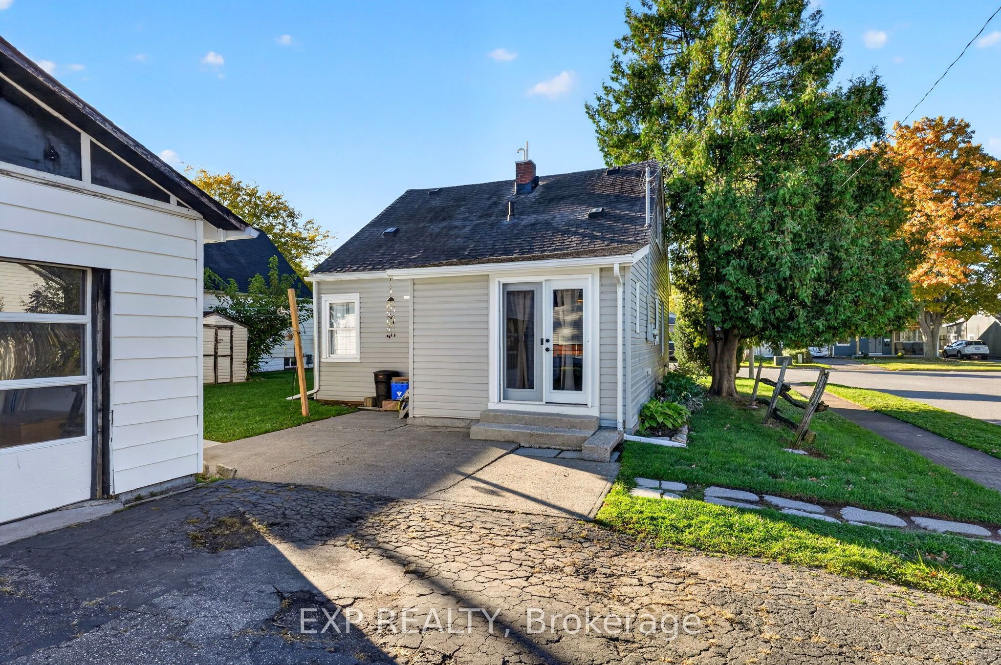 6063 Cadham Street Property Photo 38