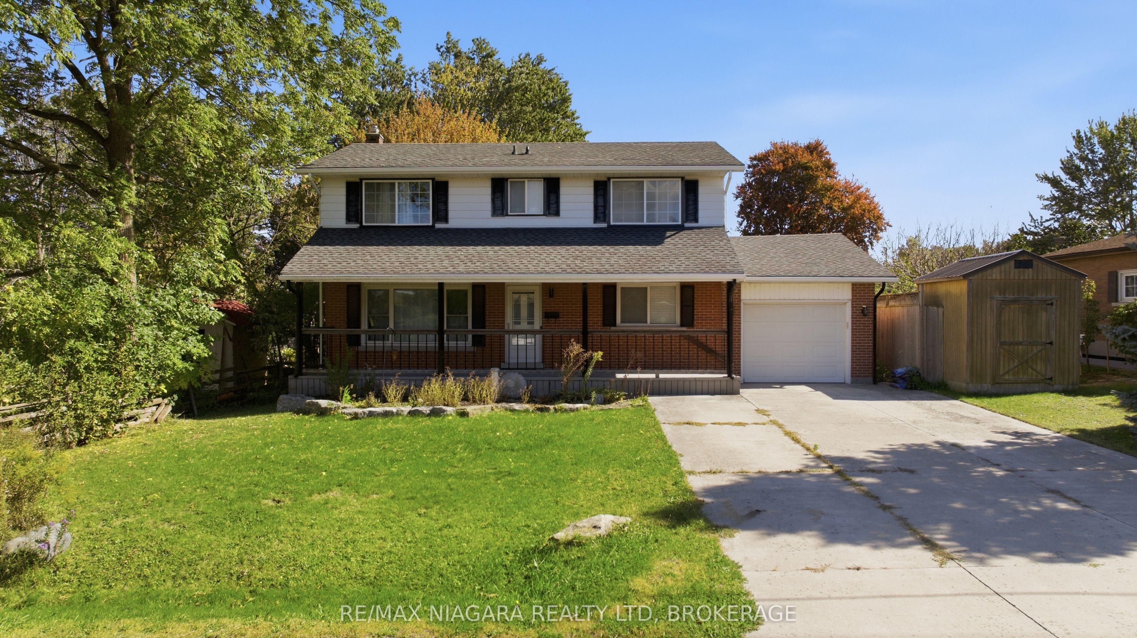 163 Champlain Drive Property Photo 2