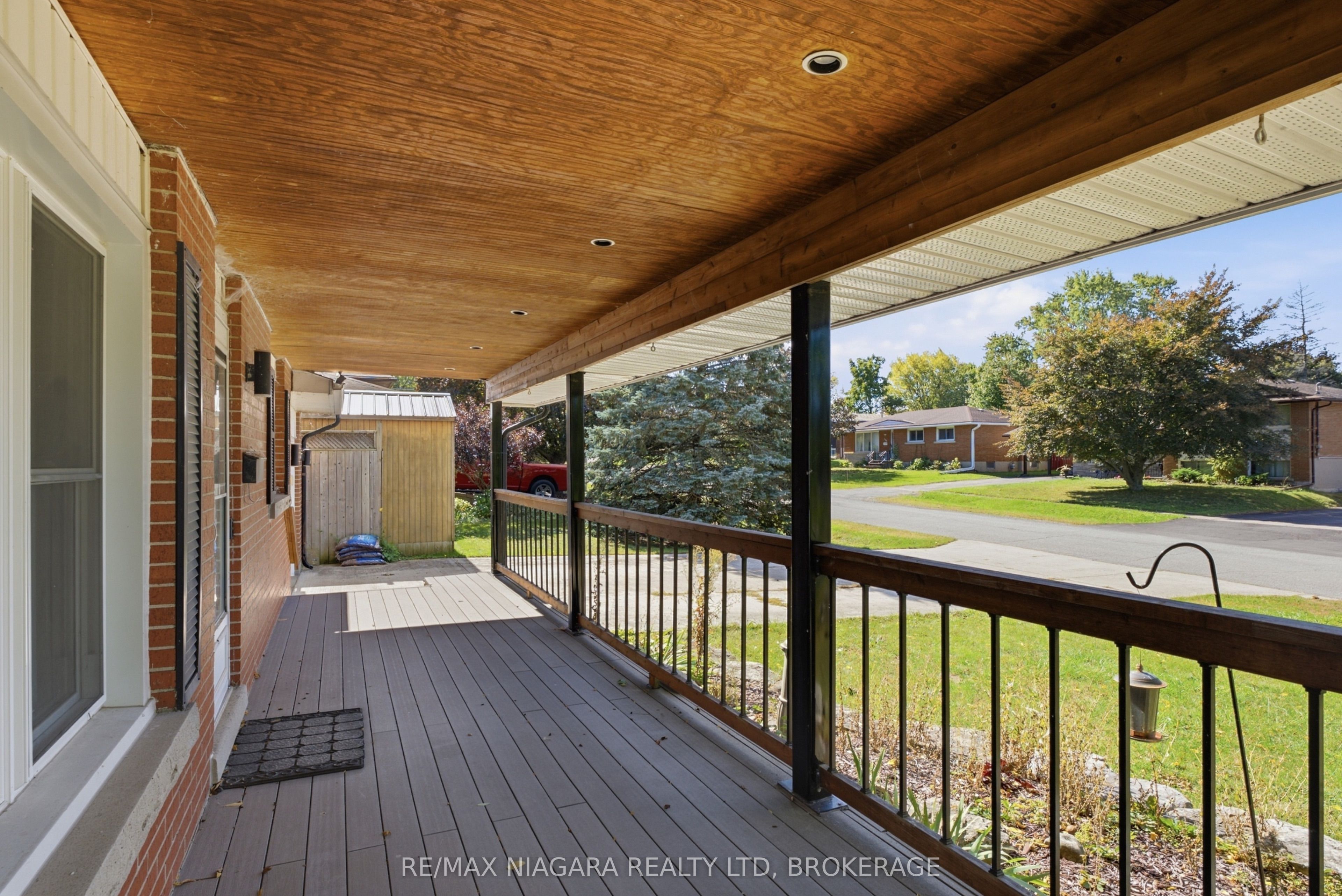163 Champlain Drive Property Photo 4