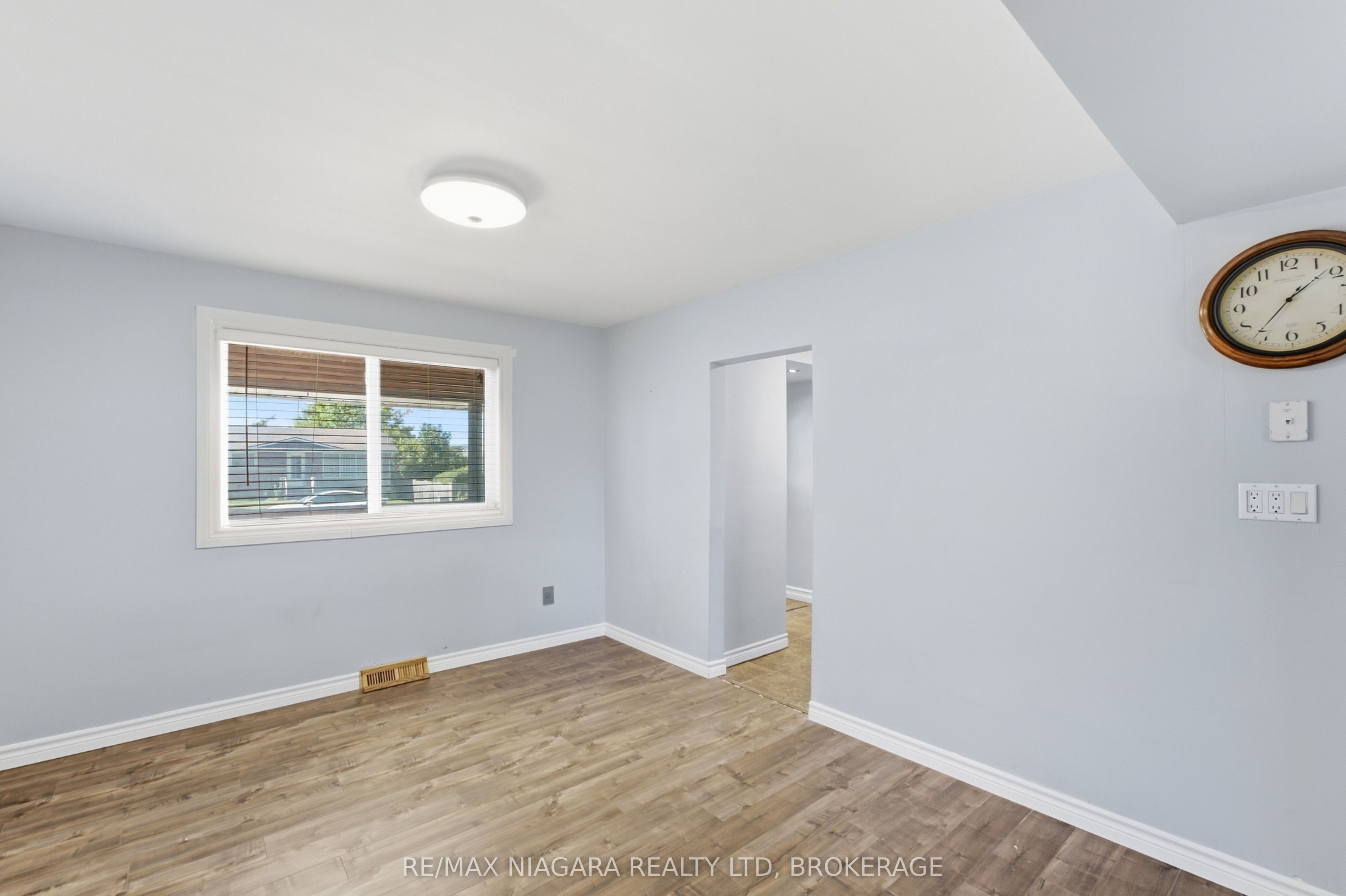 163 Champlain Drive Property Photo 8