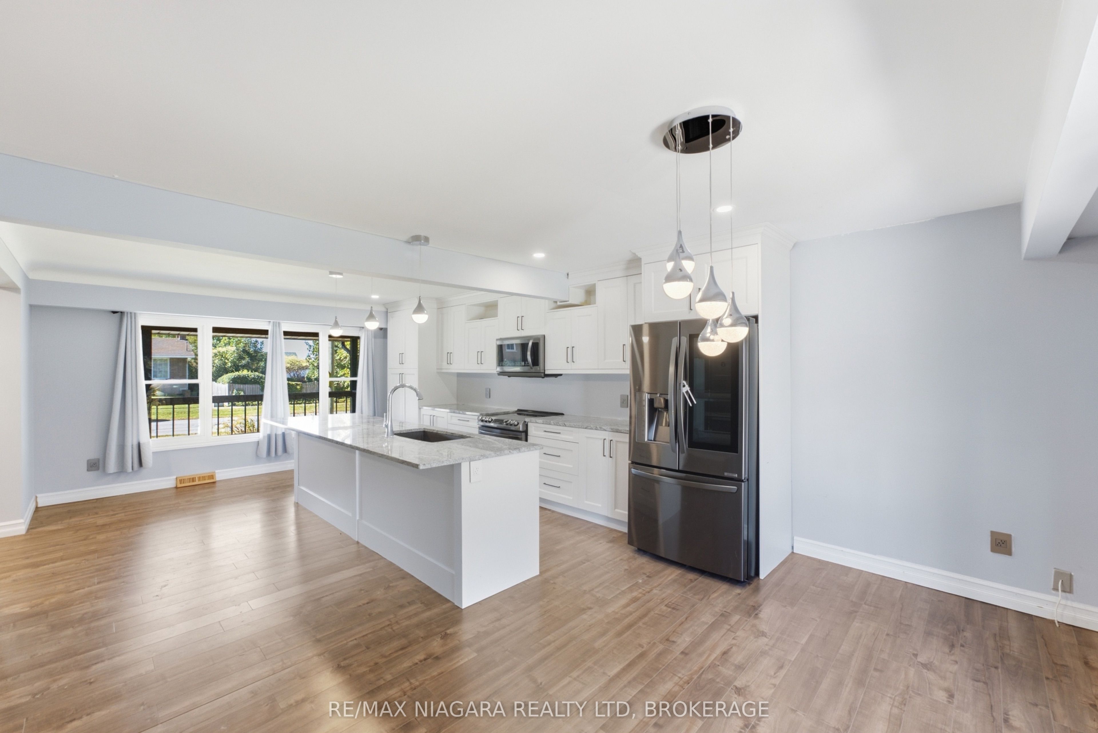163 Champlain Drive Property Photo 11