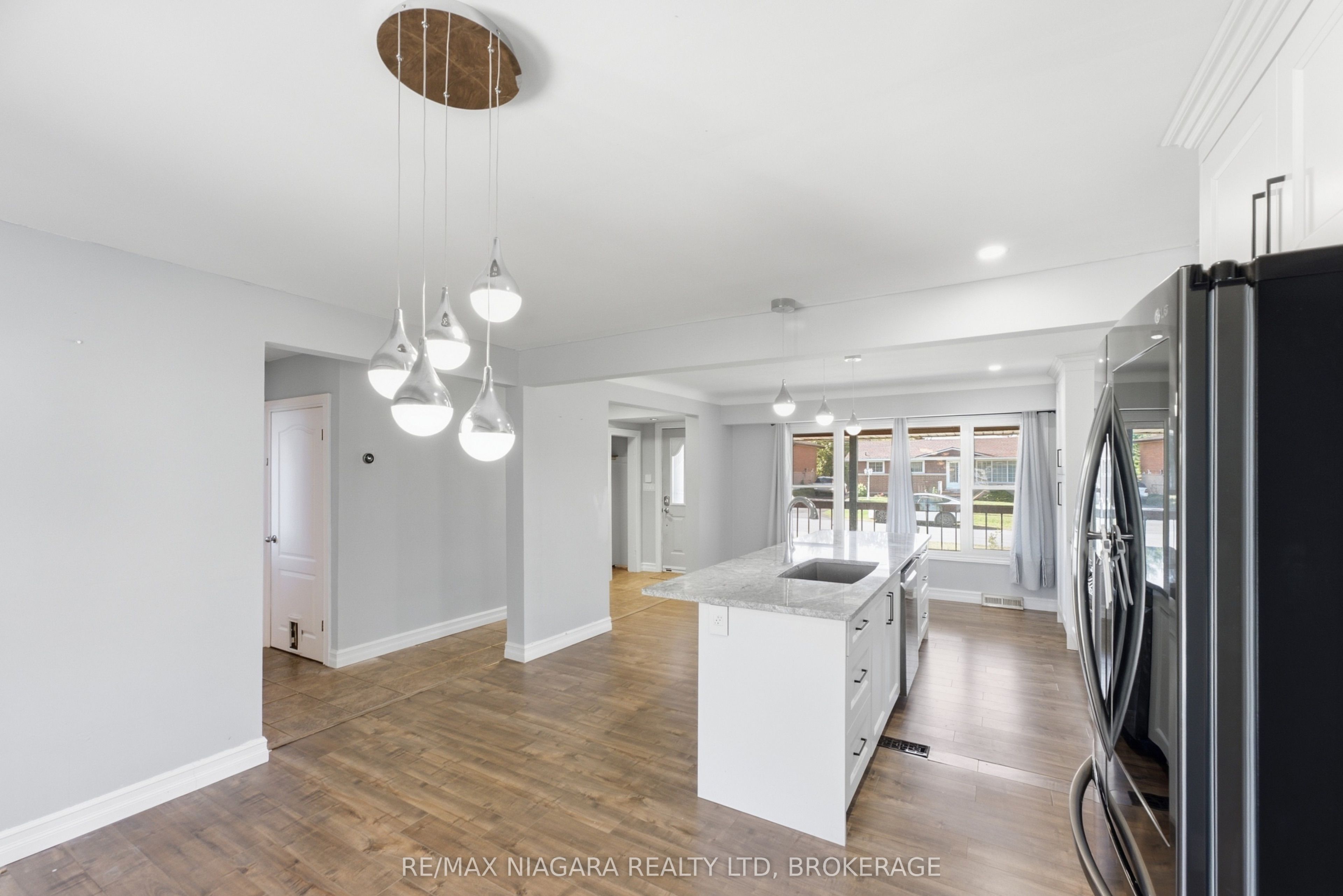 163 Champlain Drive Property Photo 12