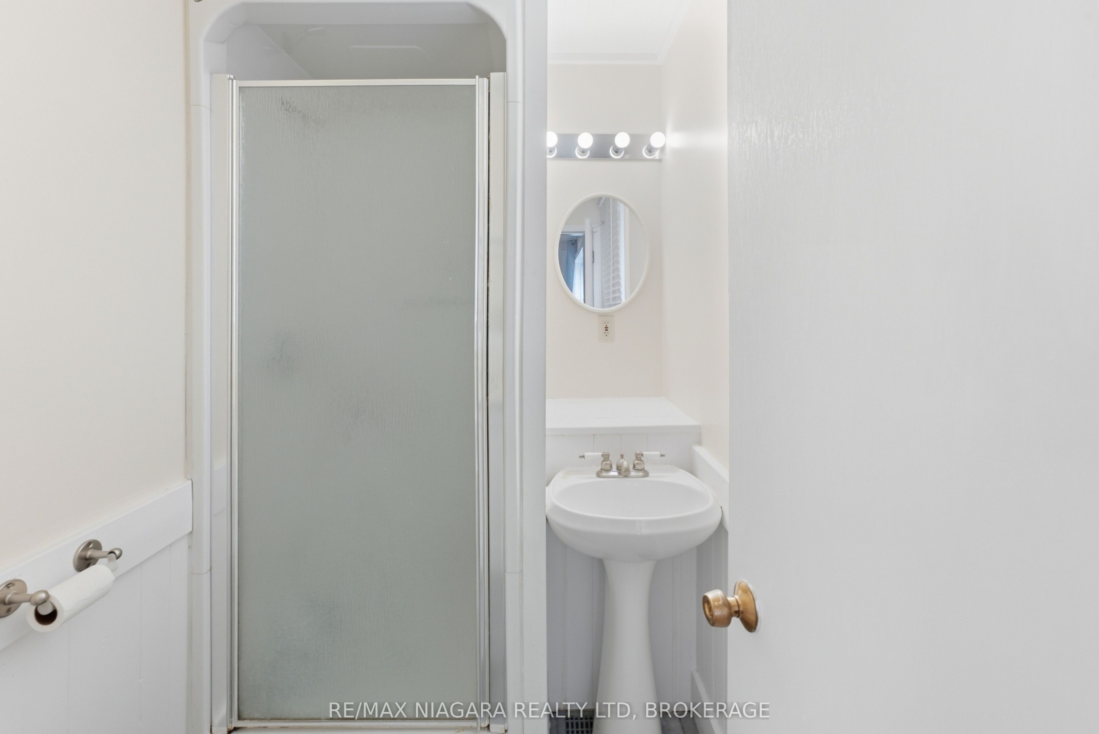 163 Champlain Drive Property Photo 24