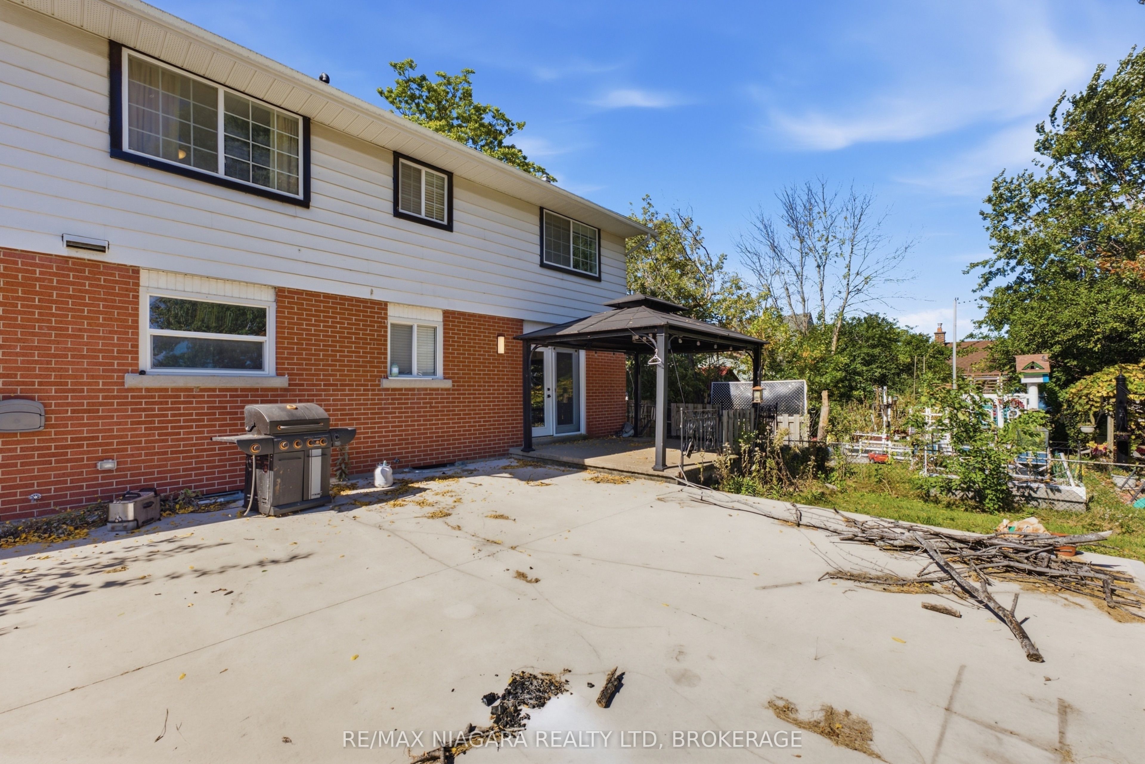163 Champlain Drive Property Photo 30