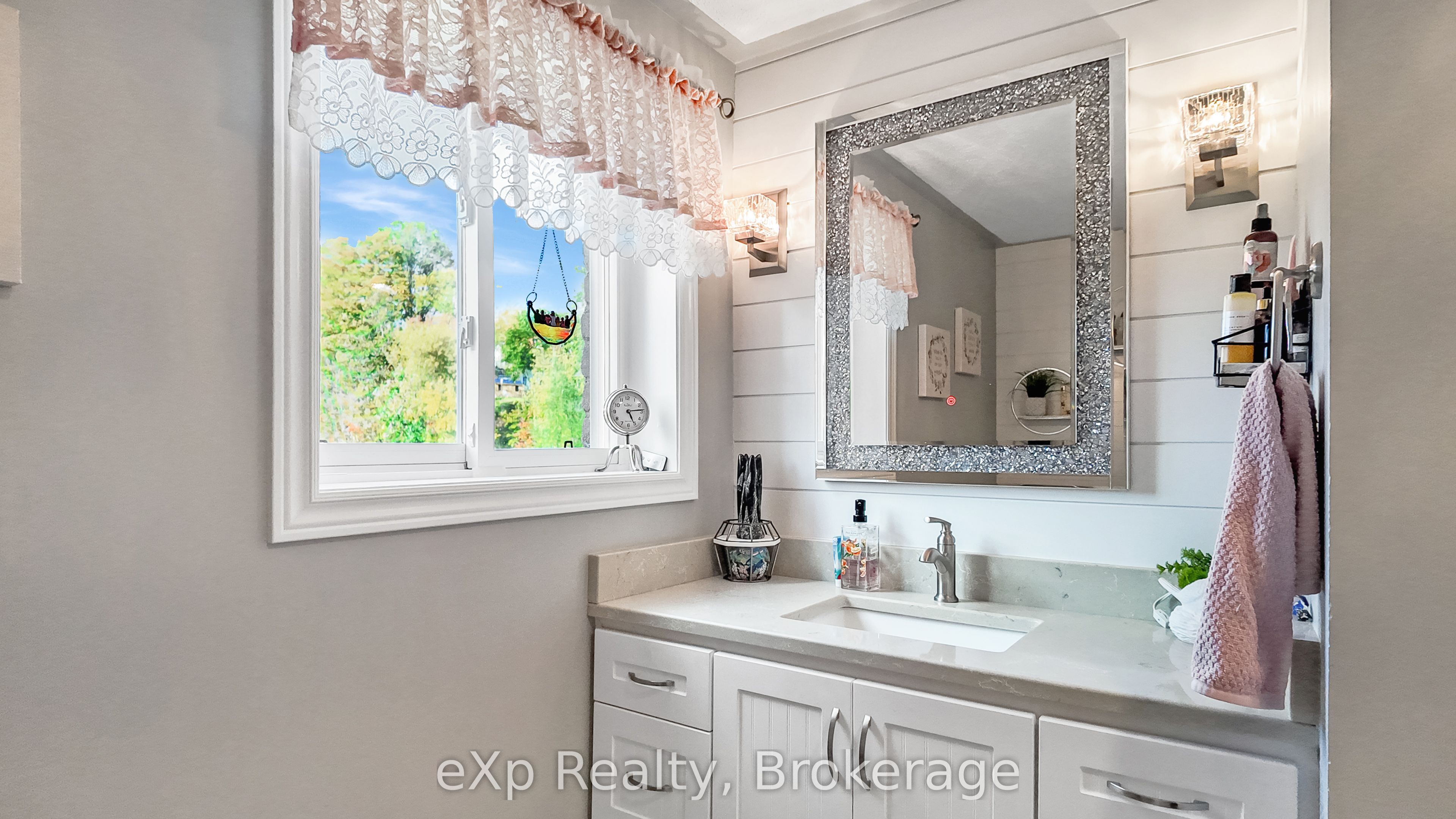 125 William Street N 304 Property Photo 28
