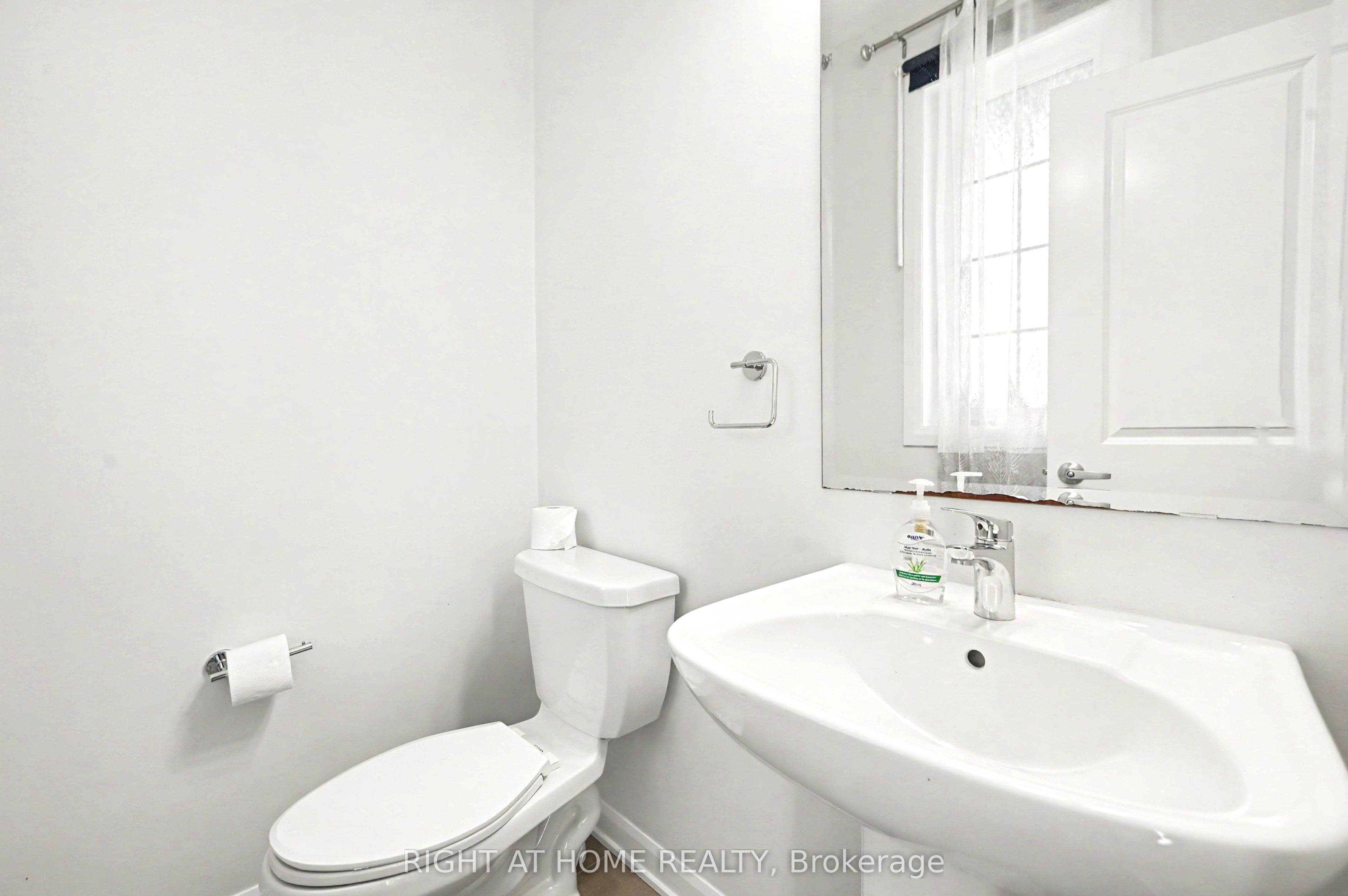 122 Lynn Coulter Street Property Photo 2