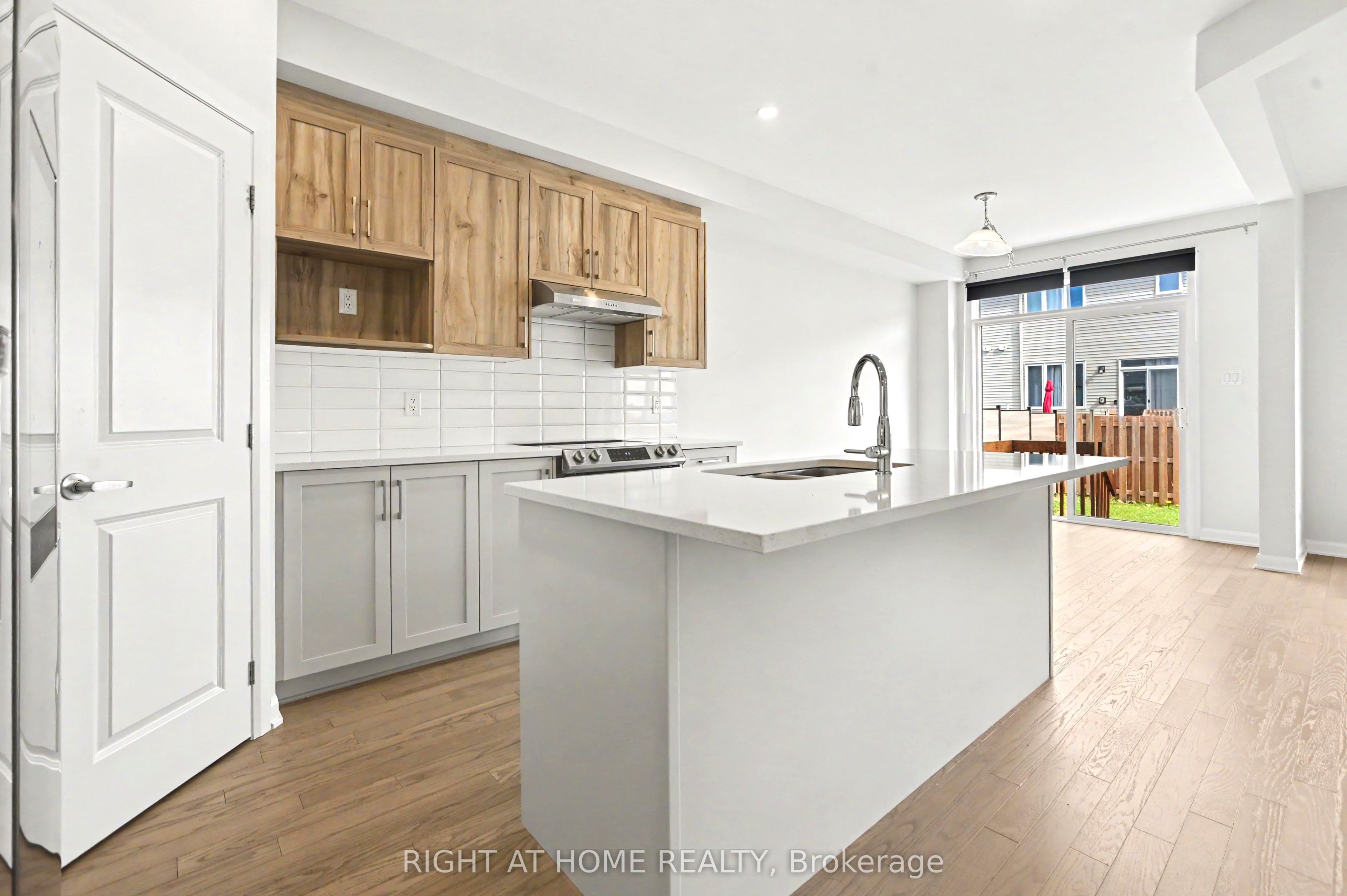 122 Lynn Coulter Street Property Photo 4