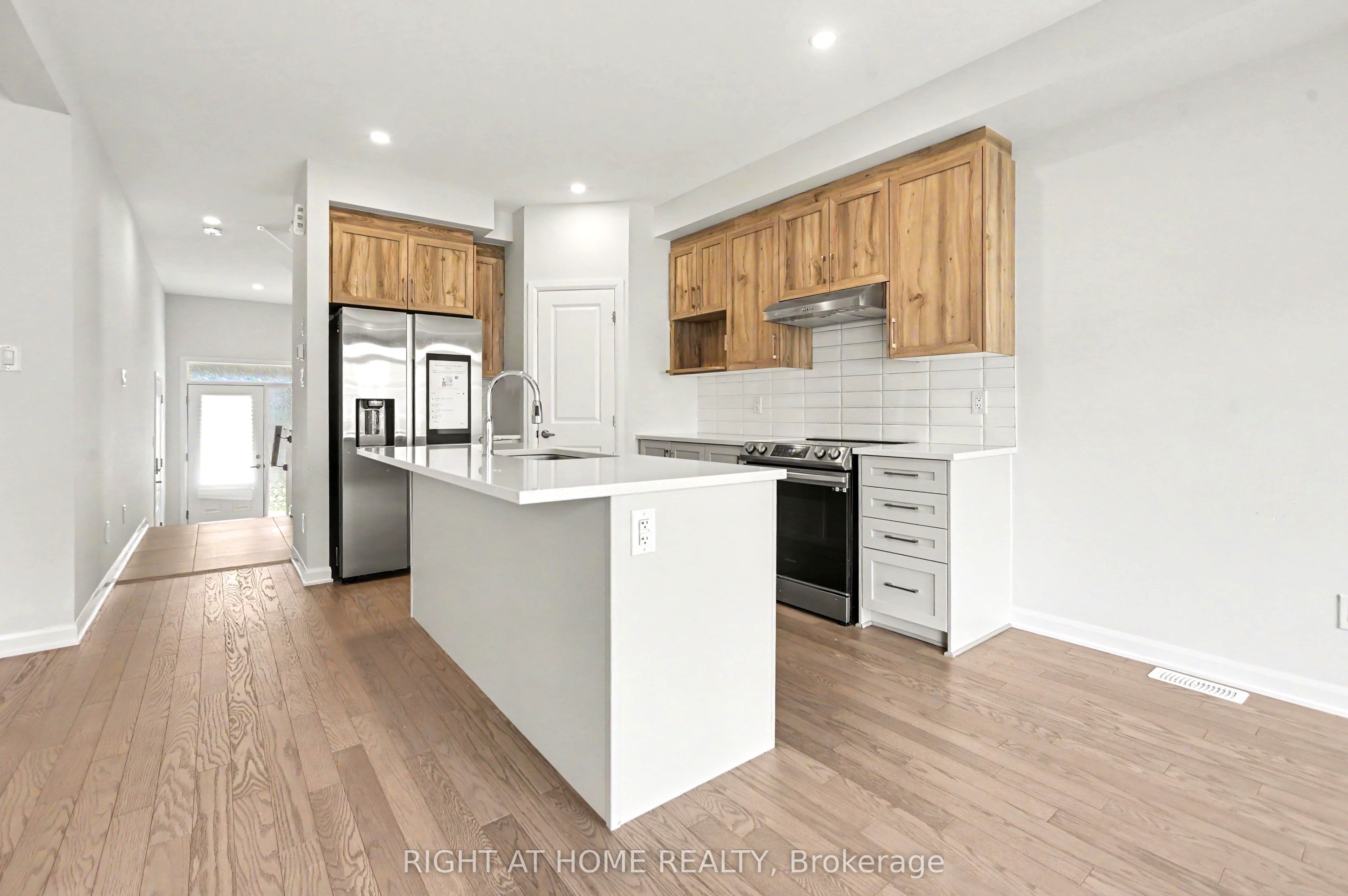 122 Lynn Coulter Street Property Photo 5
