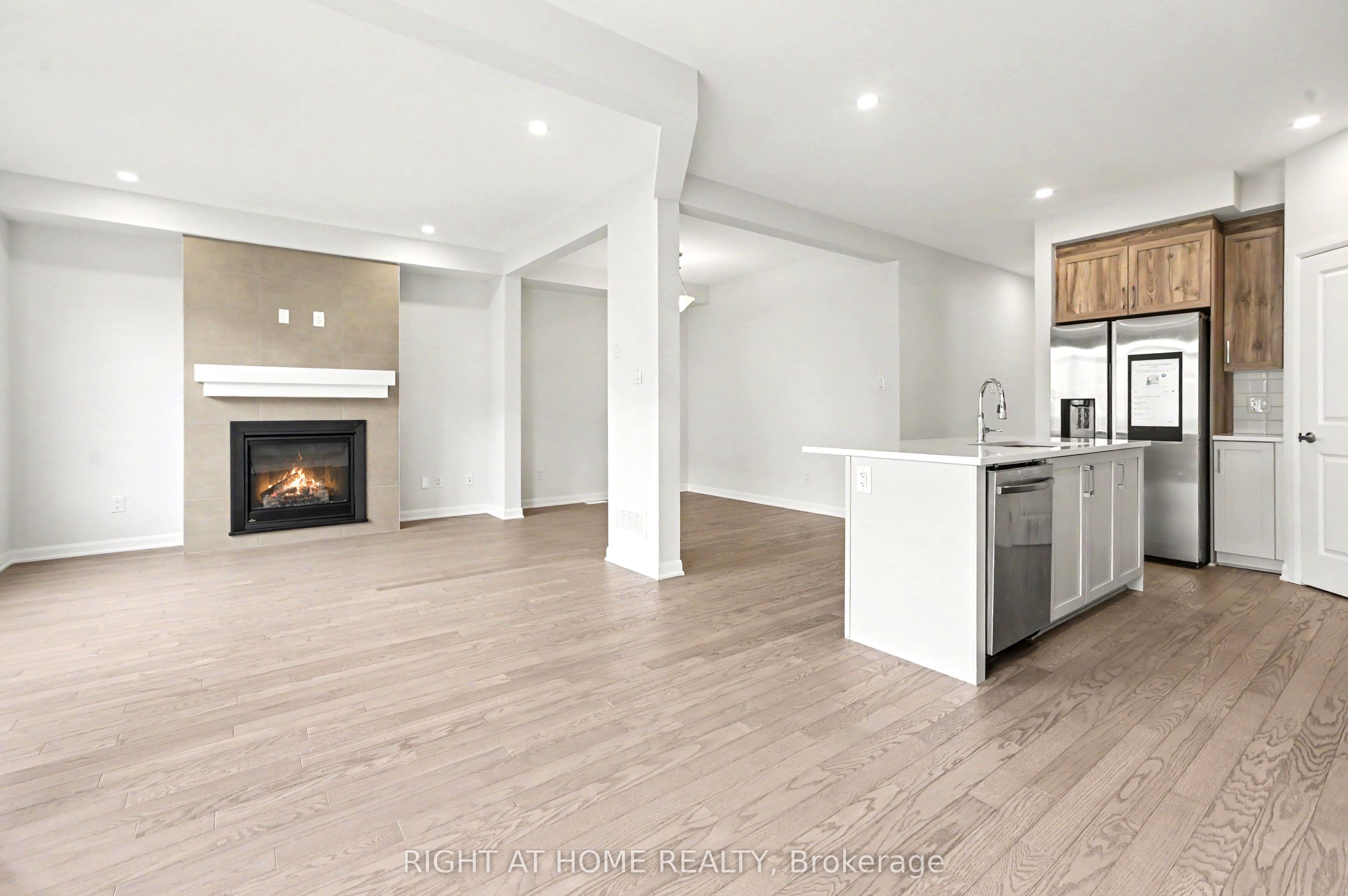 122 Lynn Coulter Street Property Photo 6