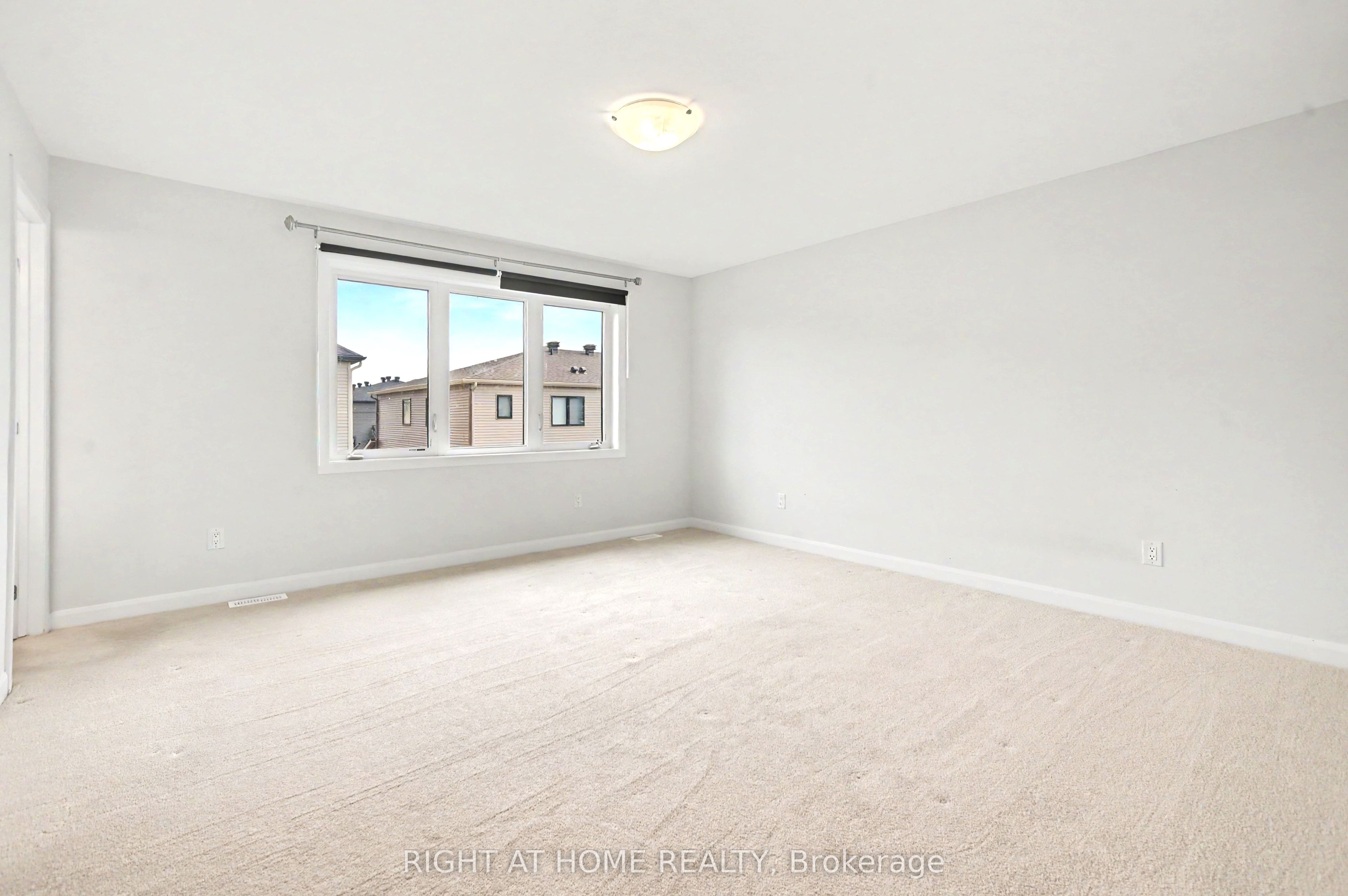 122 Lynn Coulter Street Property Photo 8