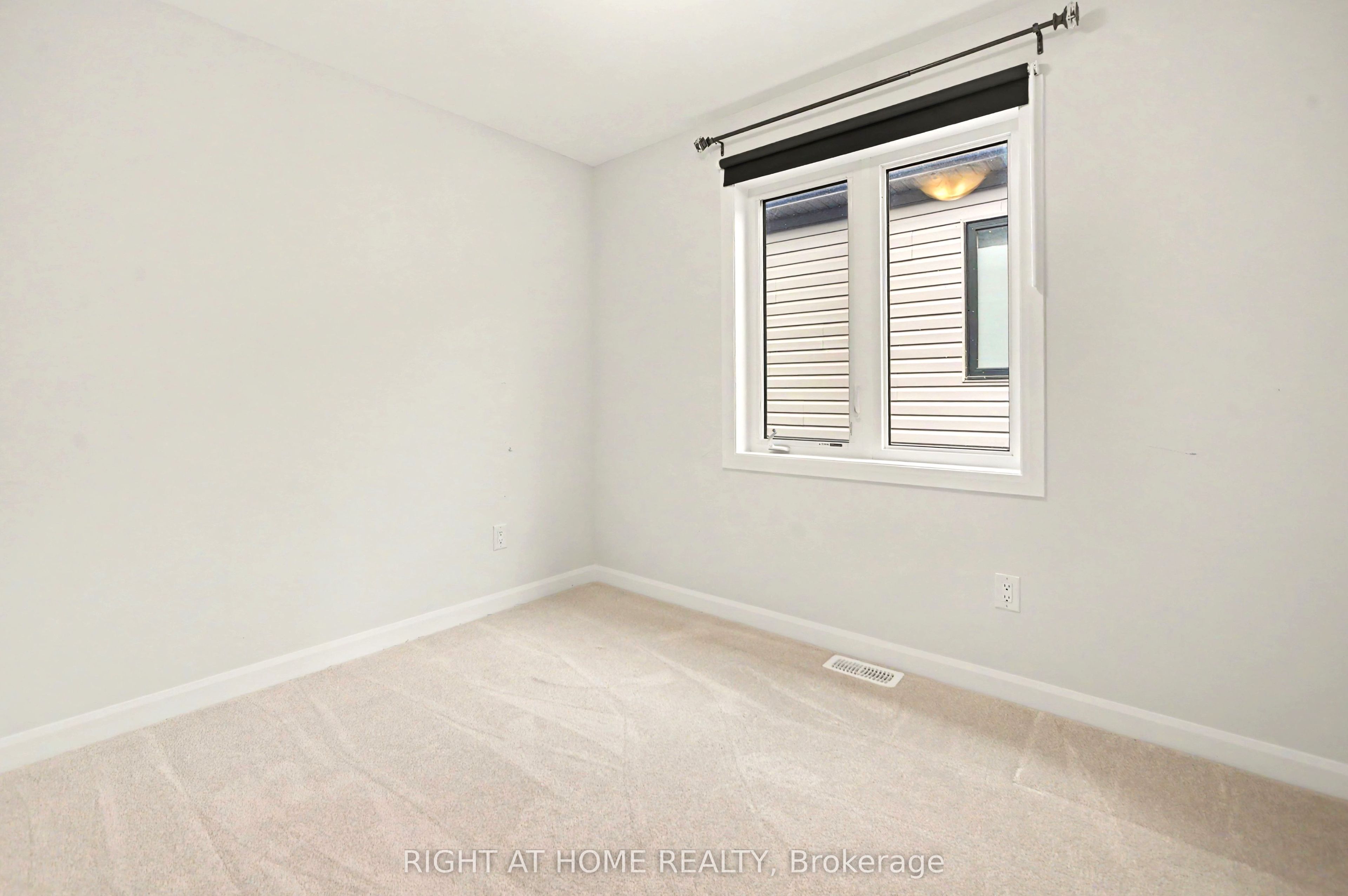 122 Lynn Coulter Street Property Photo 12