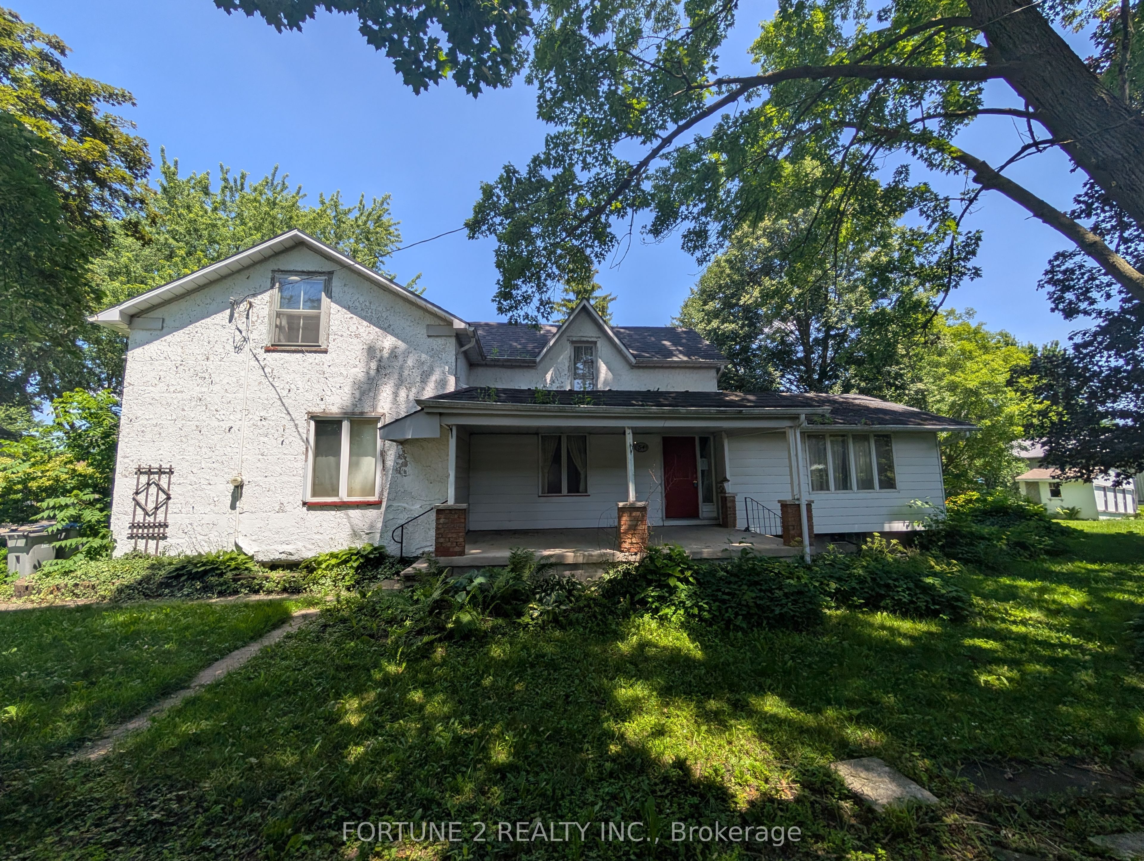 54 Main Street N Property Photo 1
