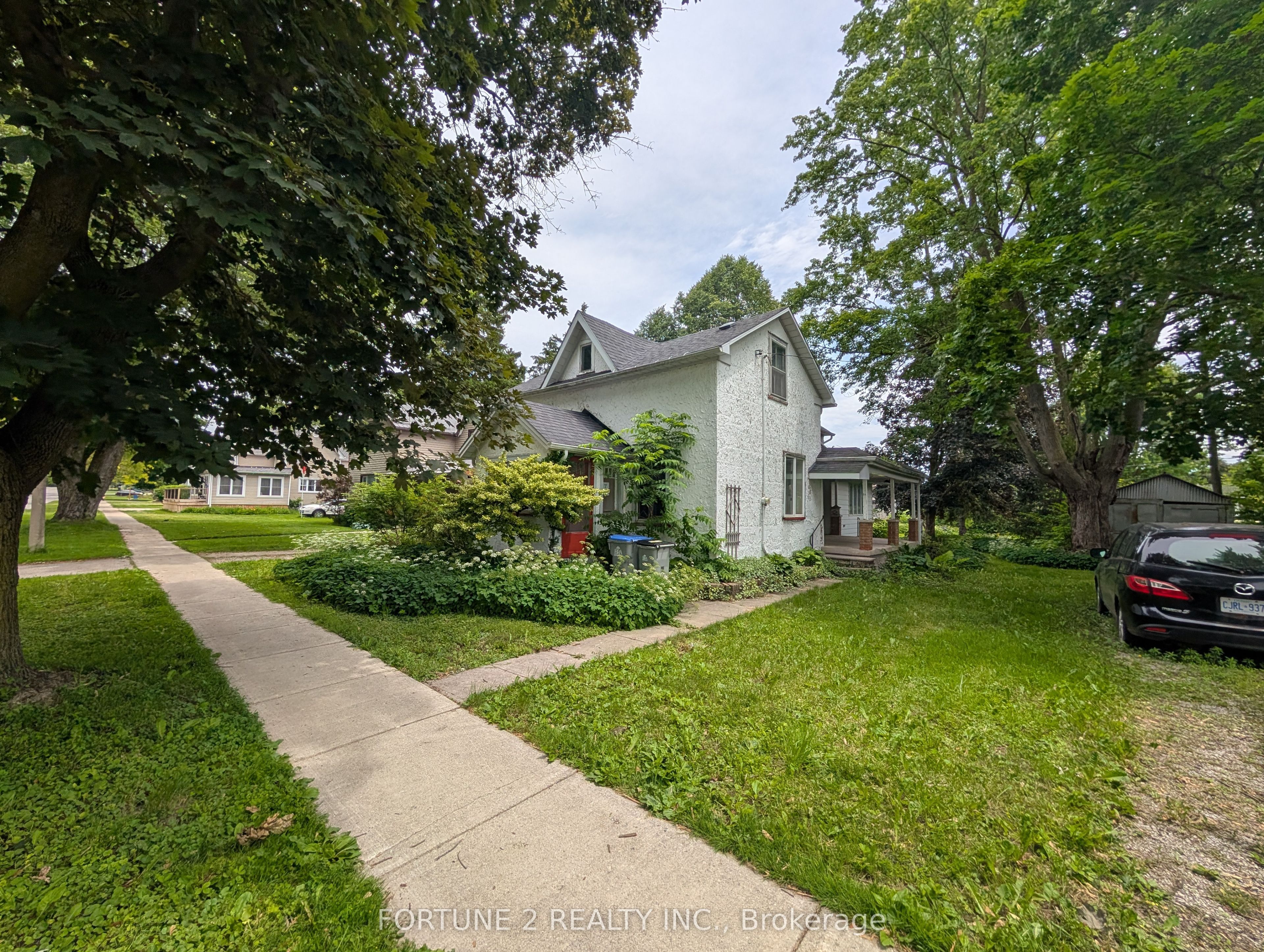 54 Main Street N Property Photo 5