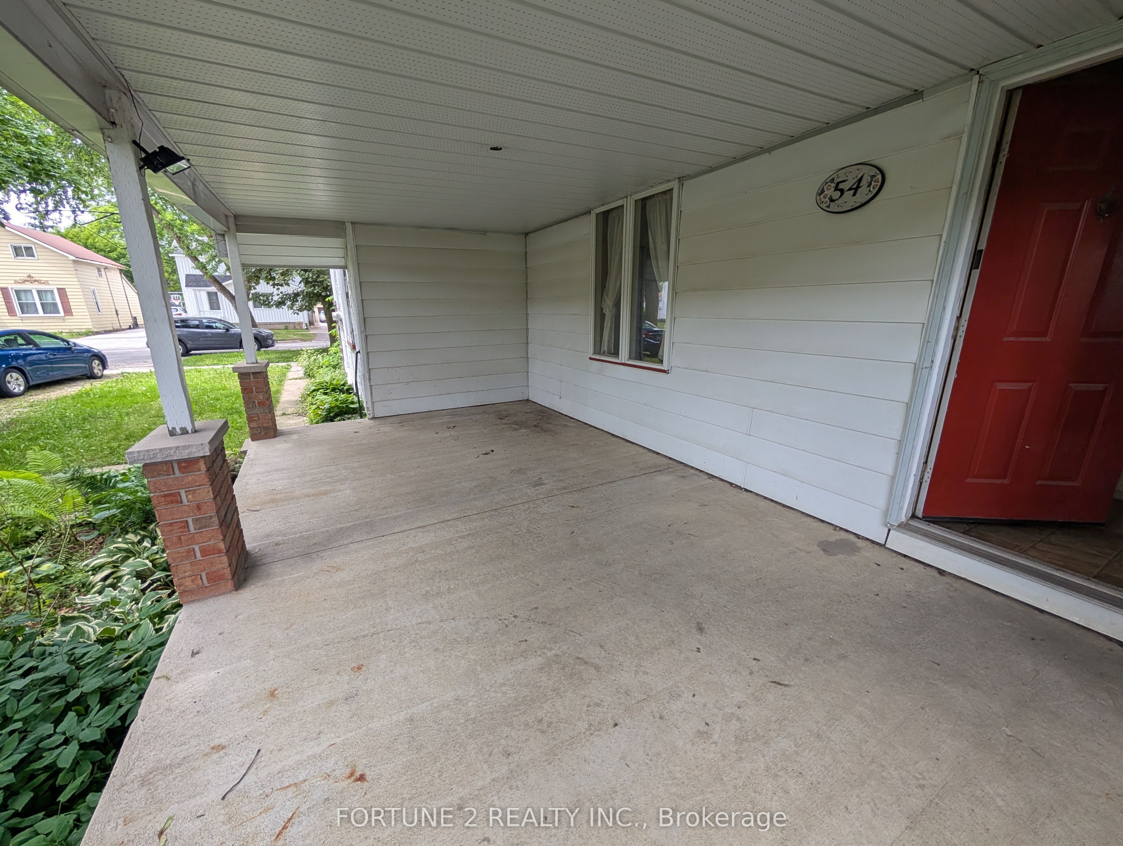 54 Main Street N Property Photo 7