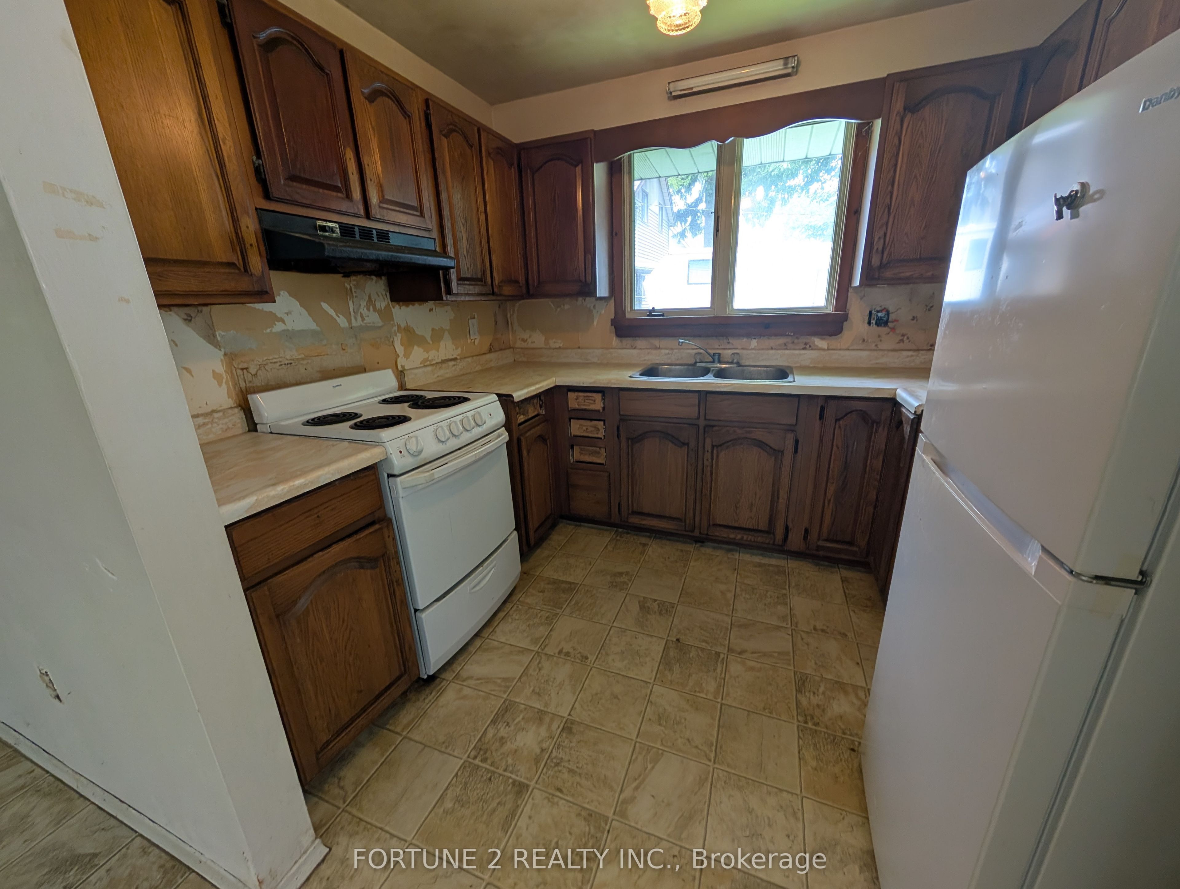 54 Main Street N Property Photo 11