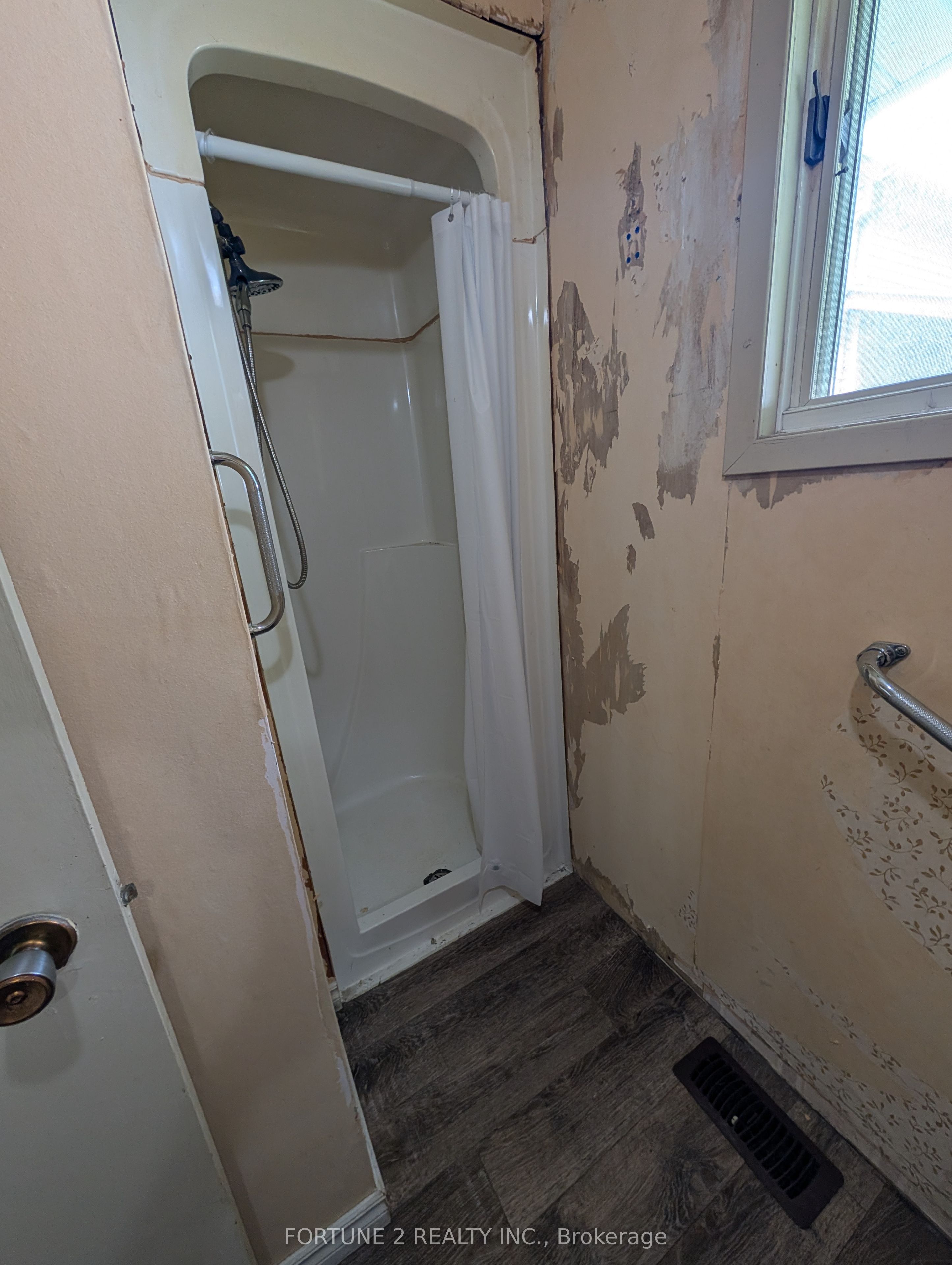 54 Main Street N Property Photo 15