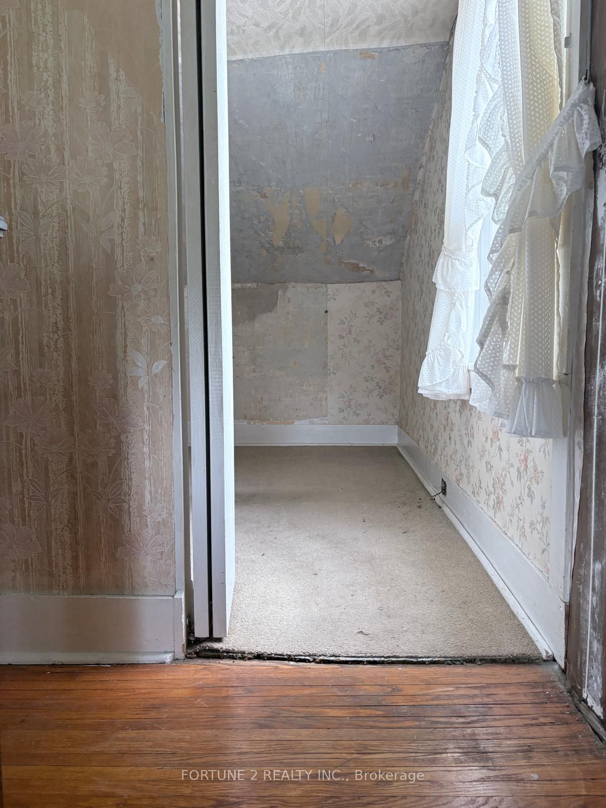 54 Main Street N Property Photo 23