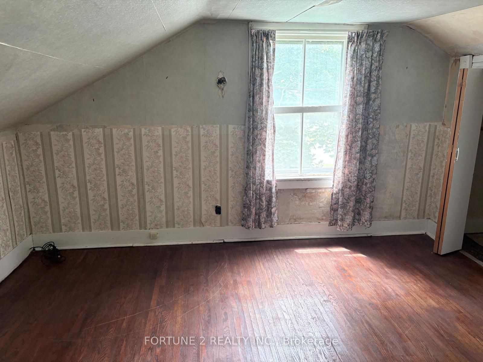 54 Main Street N Property Photo 24