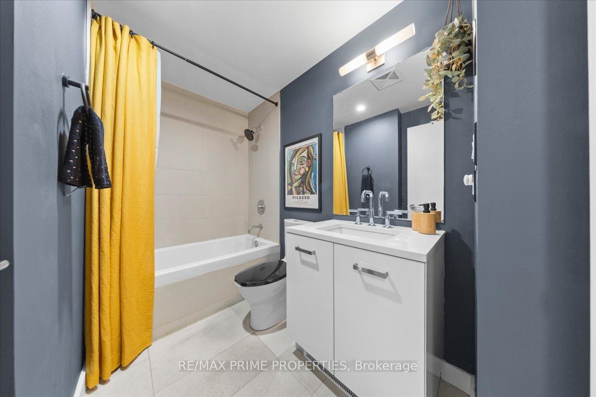 224 Lyon Street N Property Photo 16