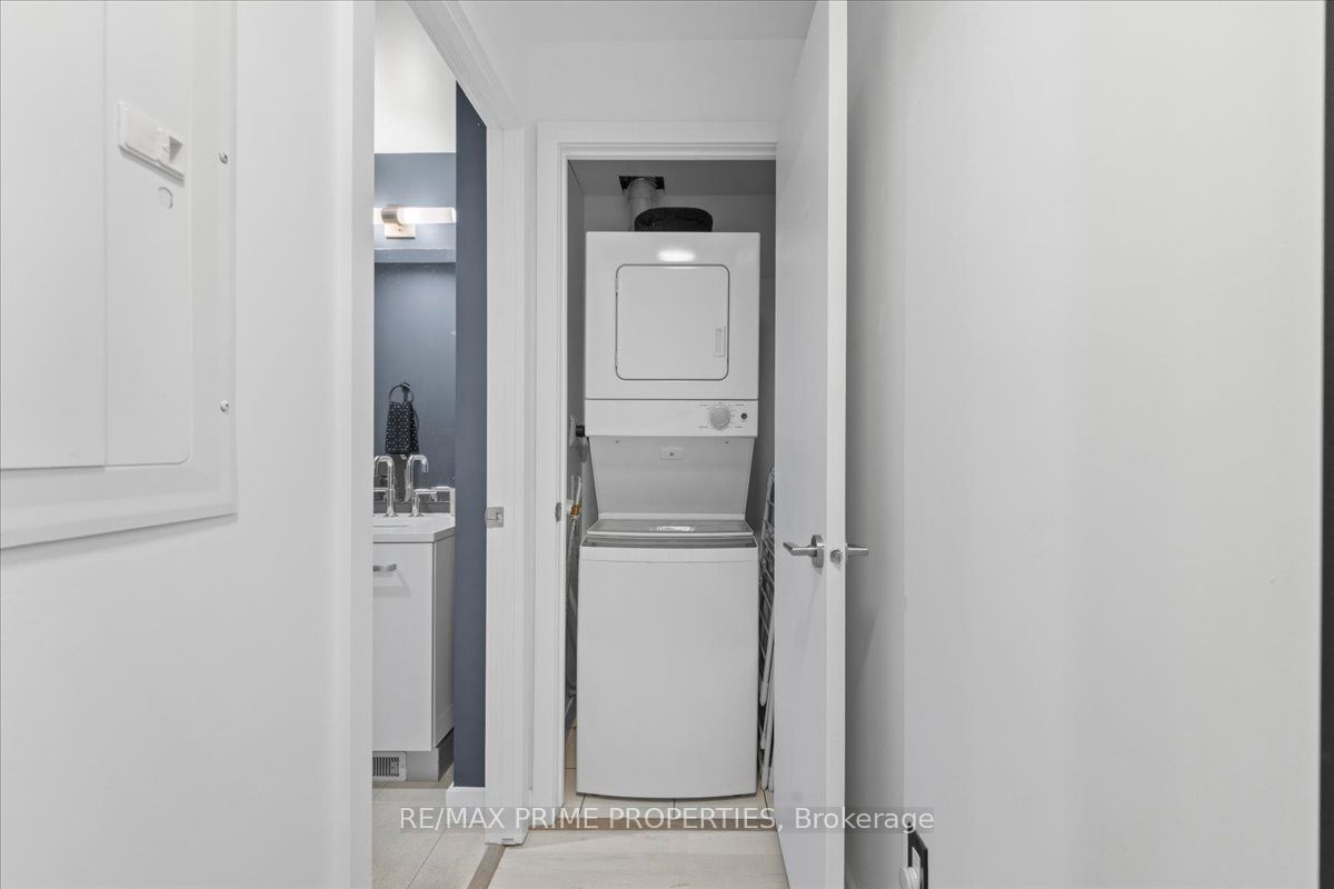 224 Lyon Street N Property Photo 17