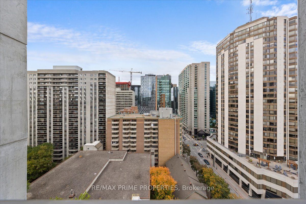224 Lyon Street N Property Photo 20