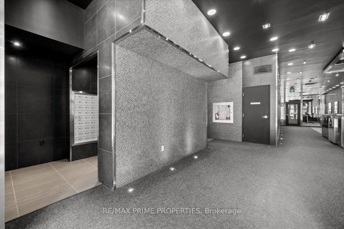 224 Lyon Street N Property Photo 26