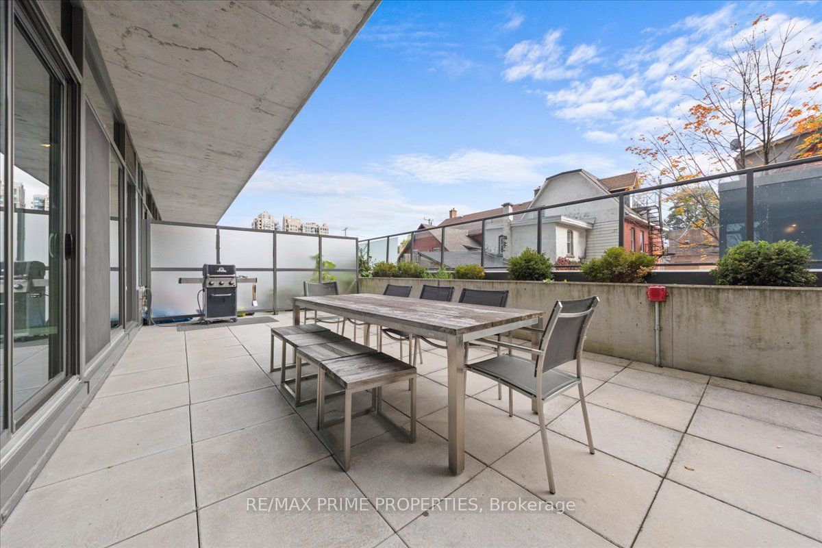 224 Lyon Street N Property Photo 32