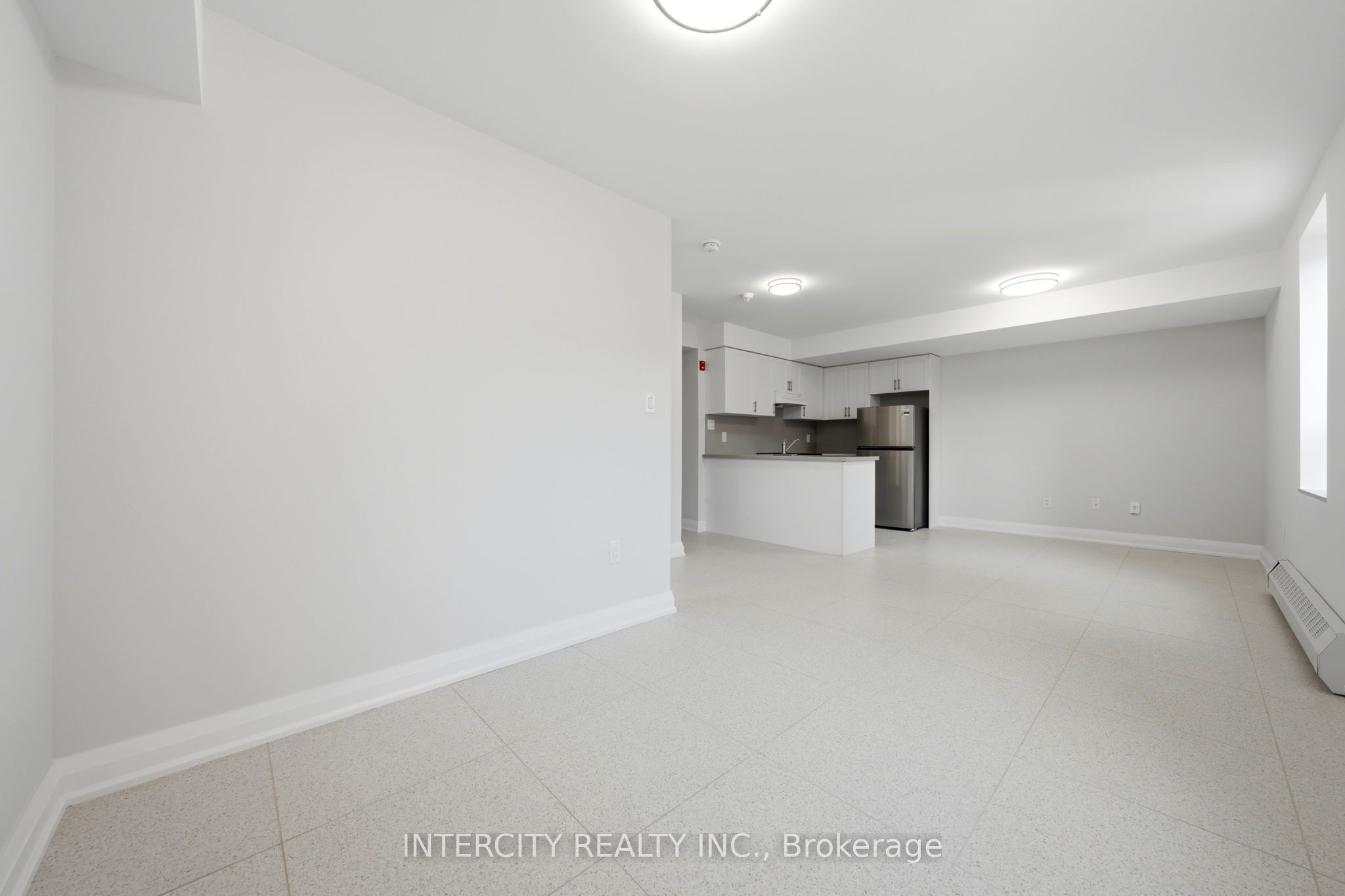 91 Wentworth Street S 2 Property Photo 12