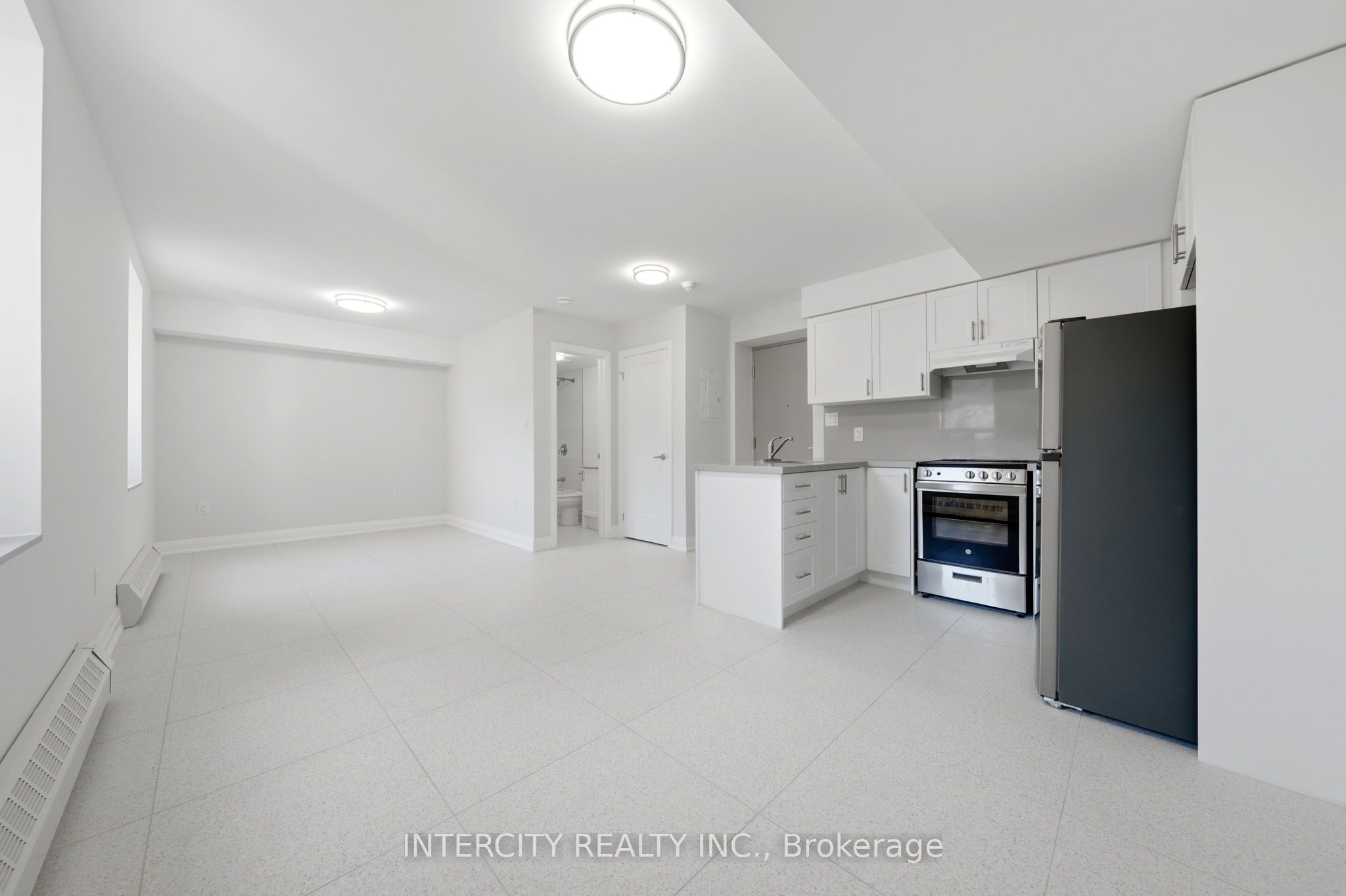 91 Wentworth Street S 2 Property Photo 14