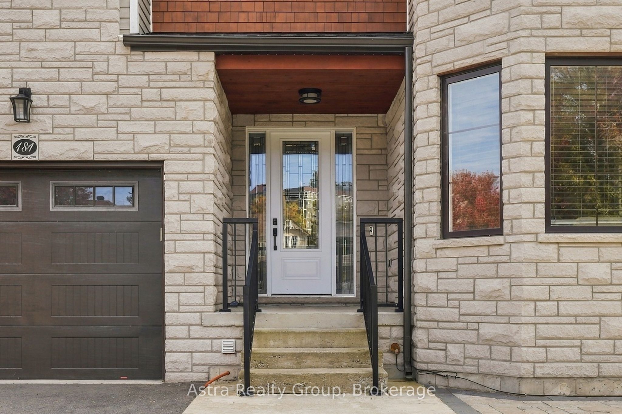 181 Anglo Street Property Photo 3