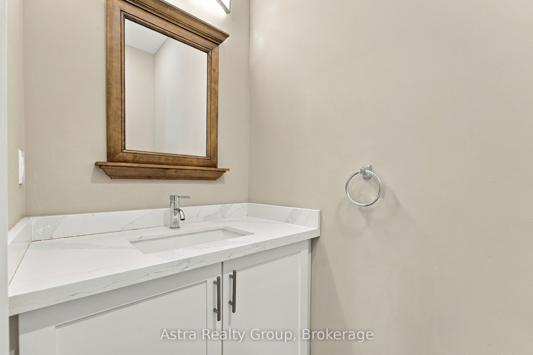 181 Anglo Street Property Photo 7