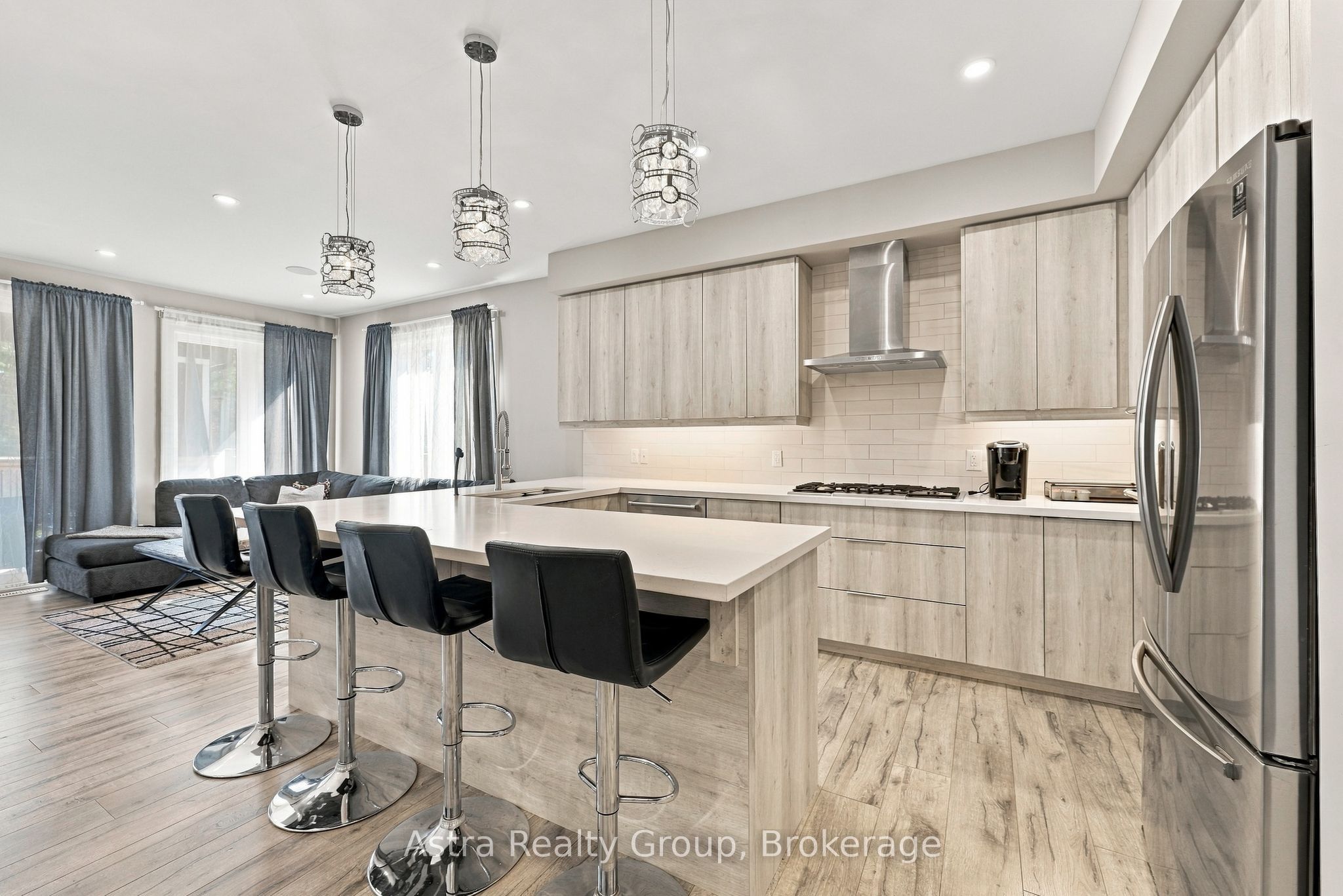 181 Anglo Street Property Photo 8